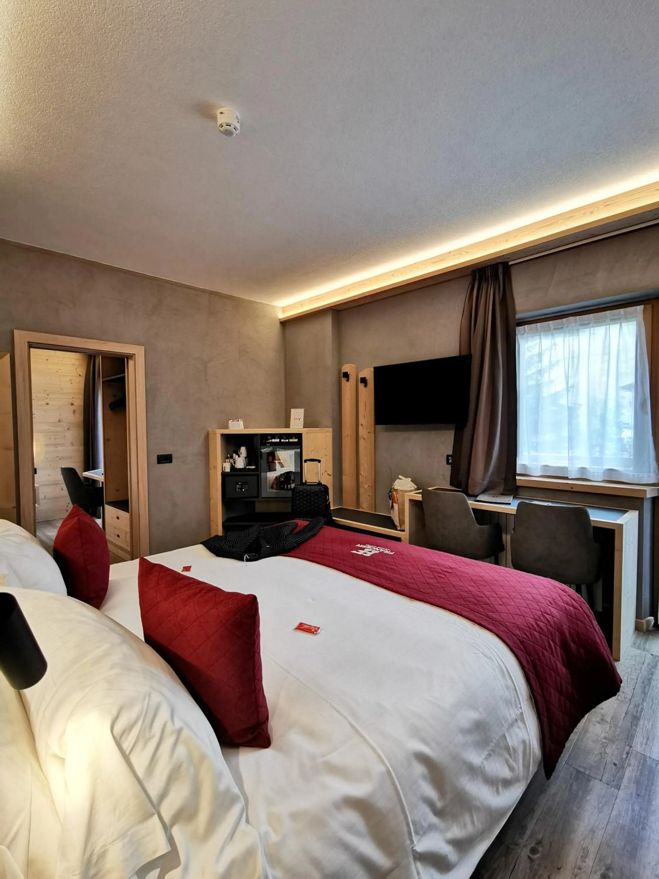 Photo of the whole room, Bed in Francesin Active Hotel