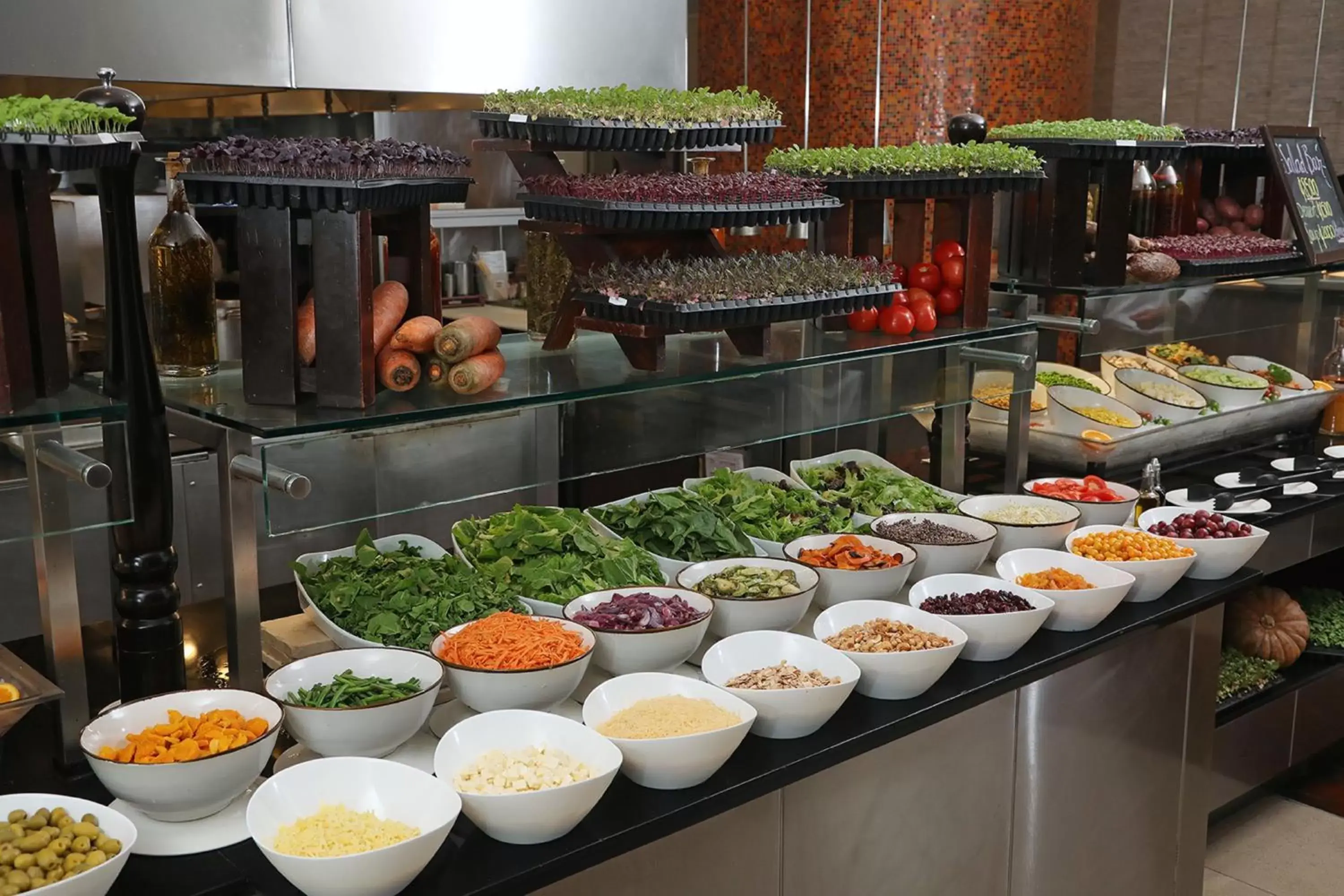 Restaurant/places to eat, Food in Real InterContinental at Multiplaza Mall, an IHG Hotel