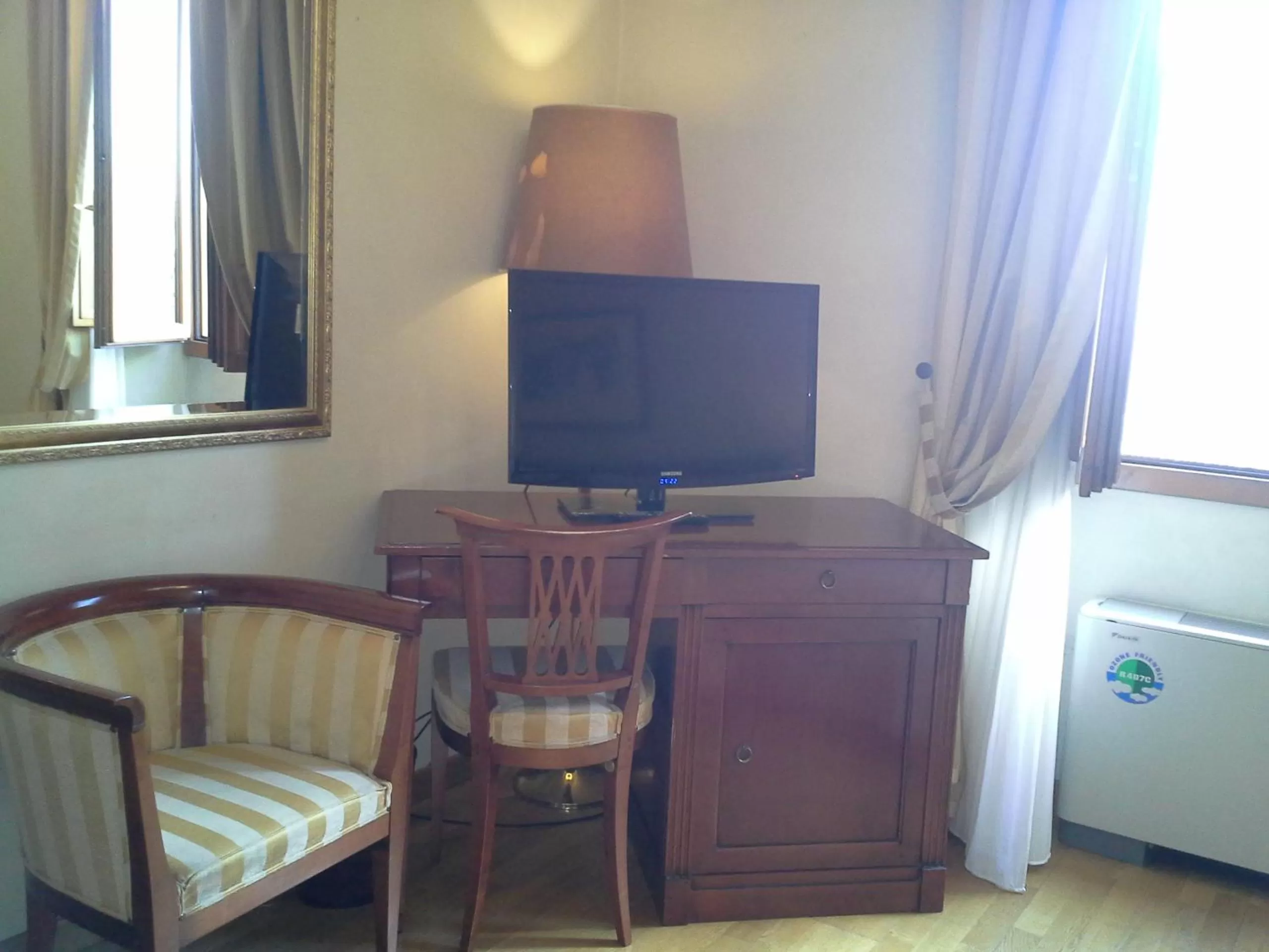 Decorative detail in Hotel Bigallo