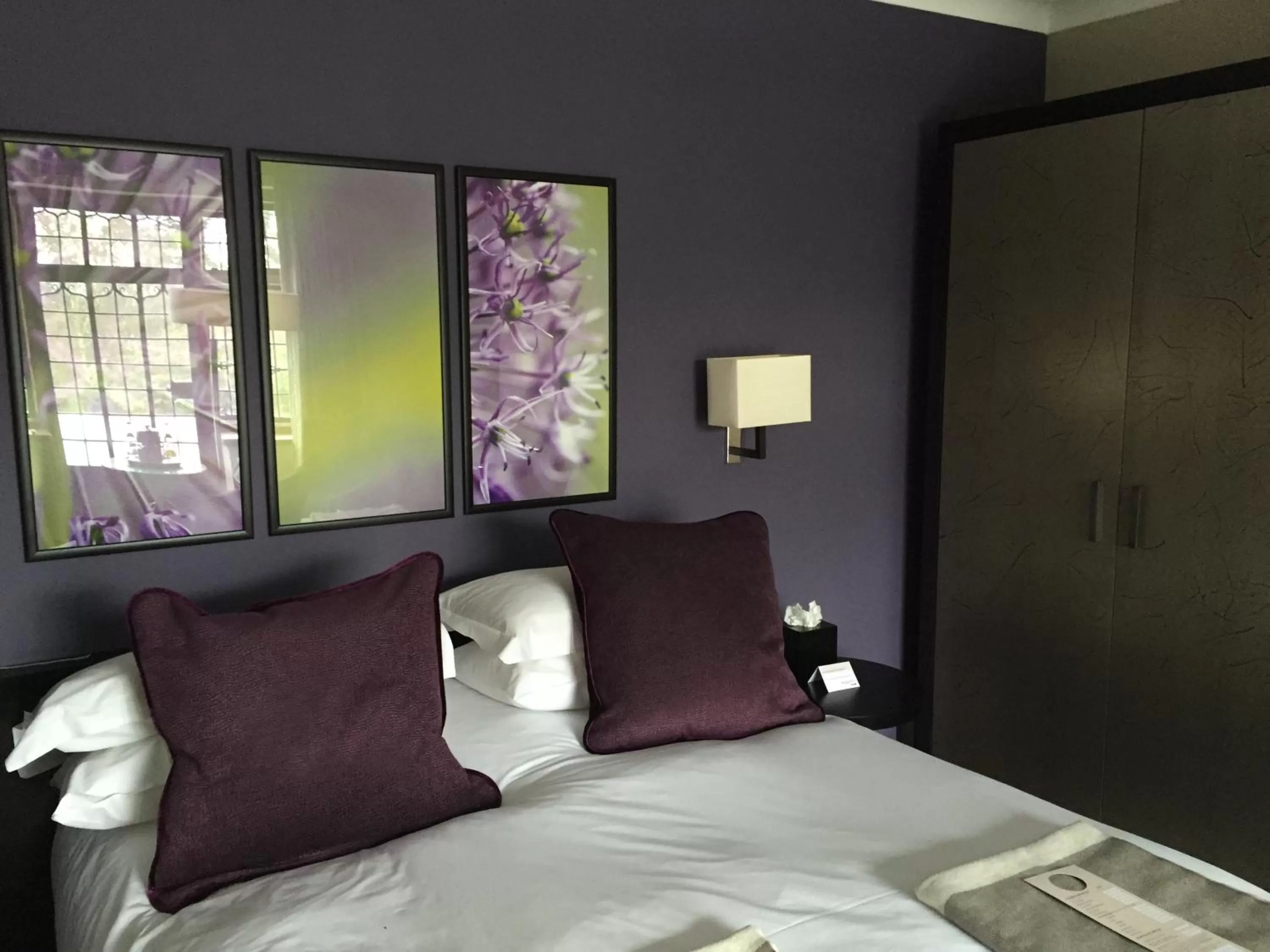 Bedroom, Bed in Hogarths Stone Manor