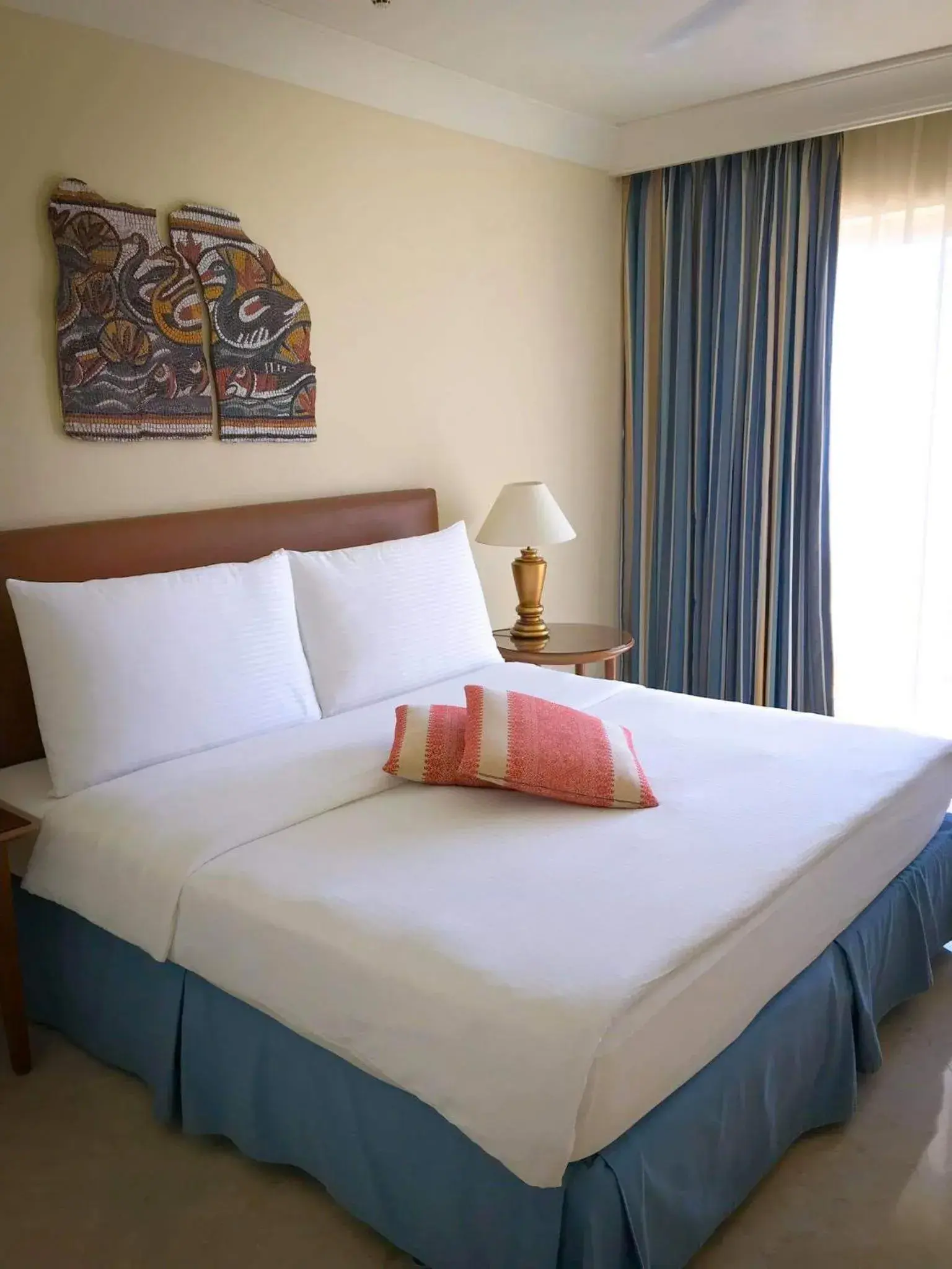 Property building, Bed in Mövenpick Resort & Residences Aqaba Property building, Bed in Mövenpick Resort & Residences Aqaba