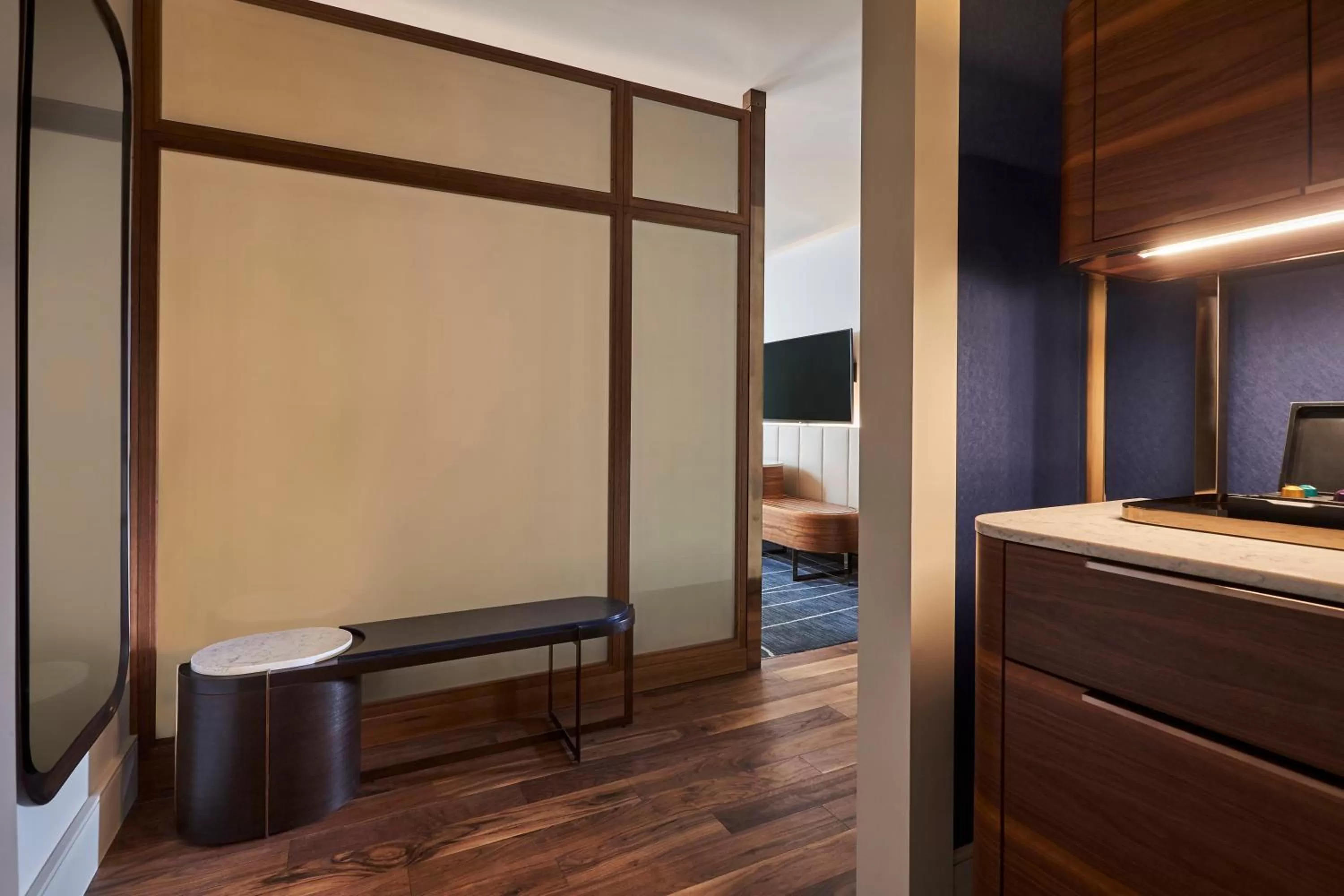 Facade/entrance, Bed in Park Hyatt Toronto