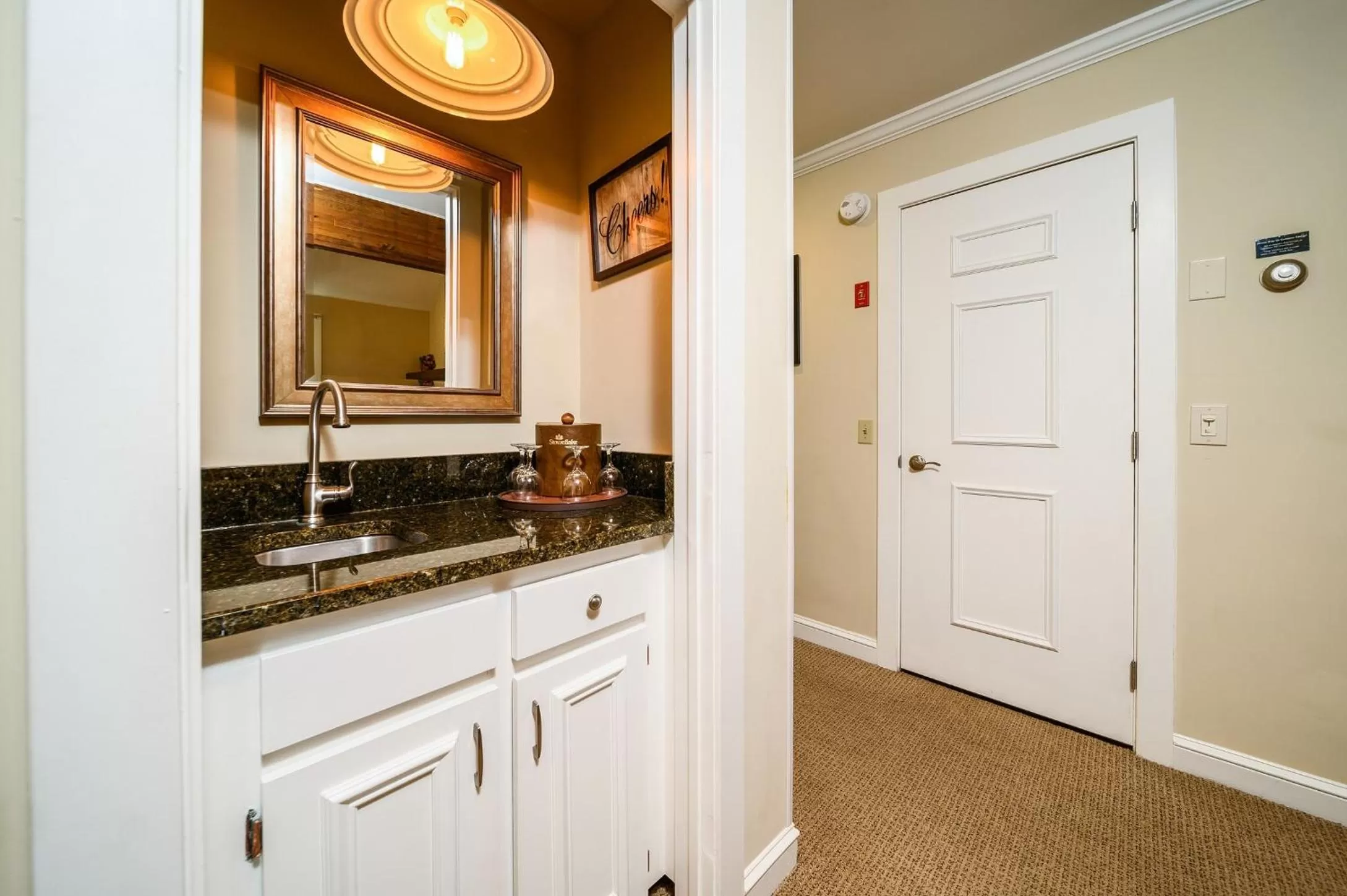 Kitchen or kitchenette in Stoweflake Mountain Resort & Spa