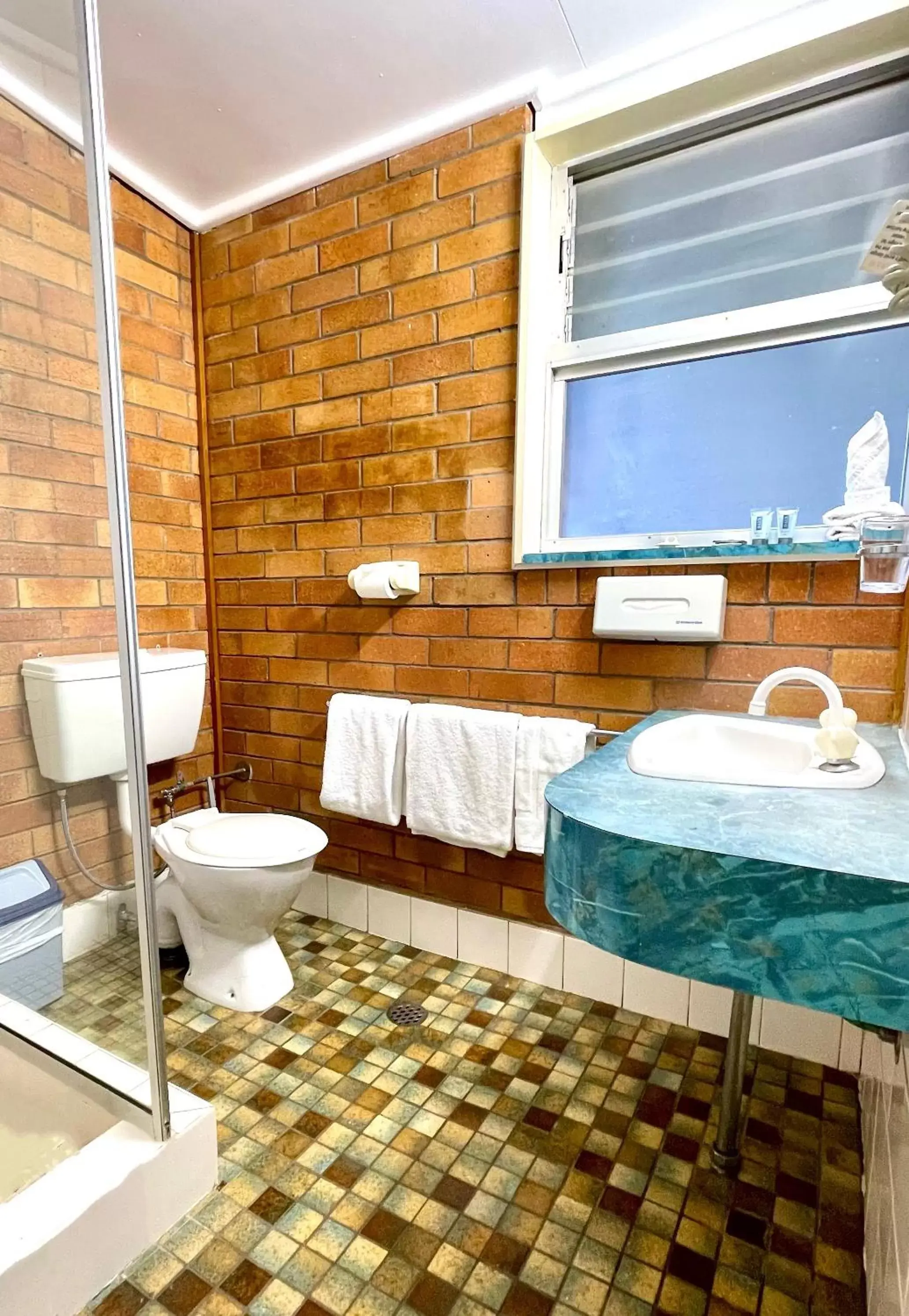 Bathroom in Motel Myall