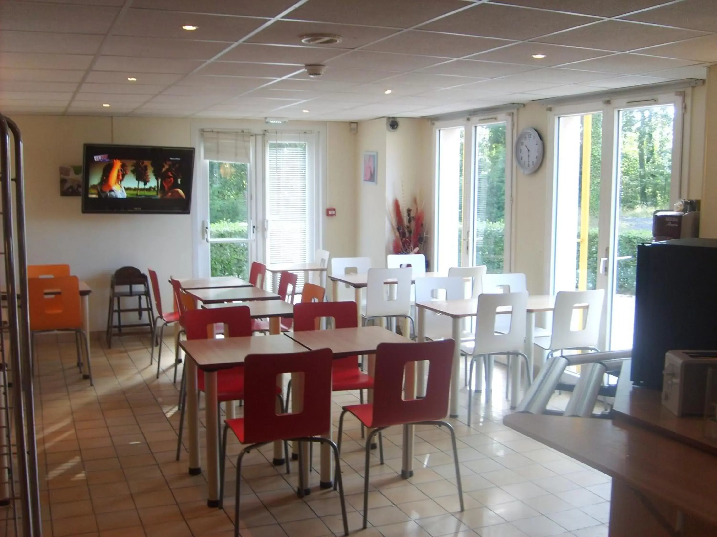 Restaurant/Places to Eat in Premiere Classe Lille Sud - Douai Cuincy