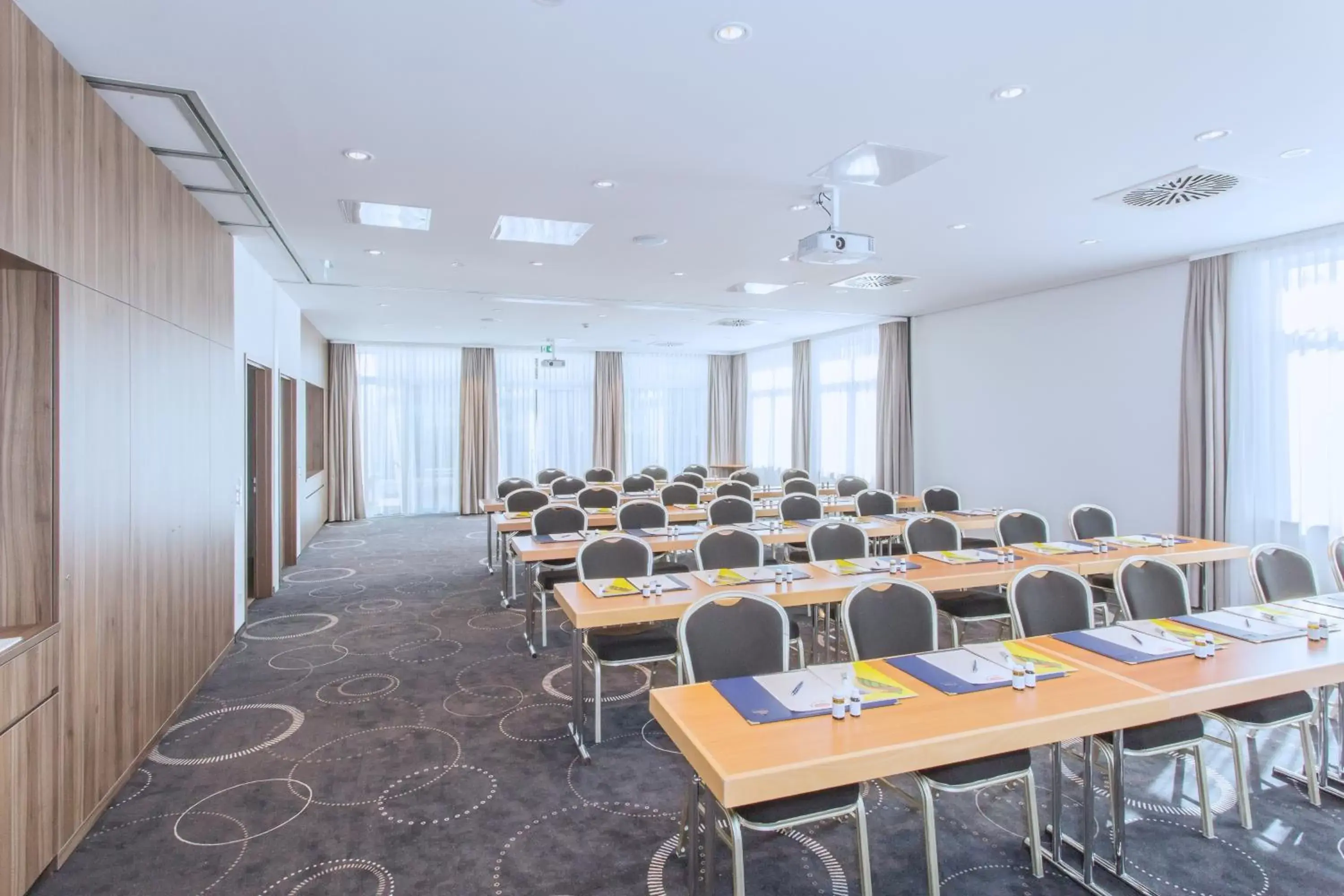 Business facilities in Best Western Queens Hotel Pforzheim-Niefern