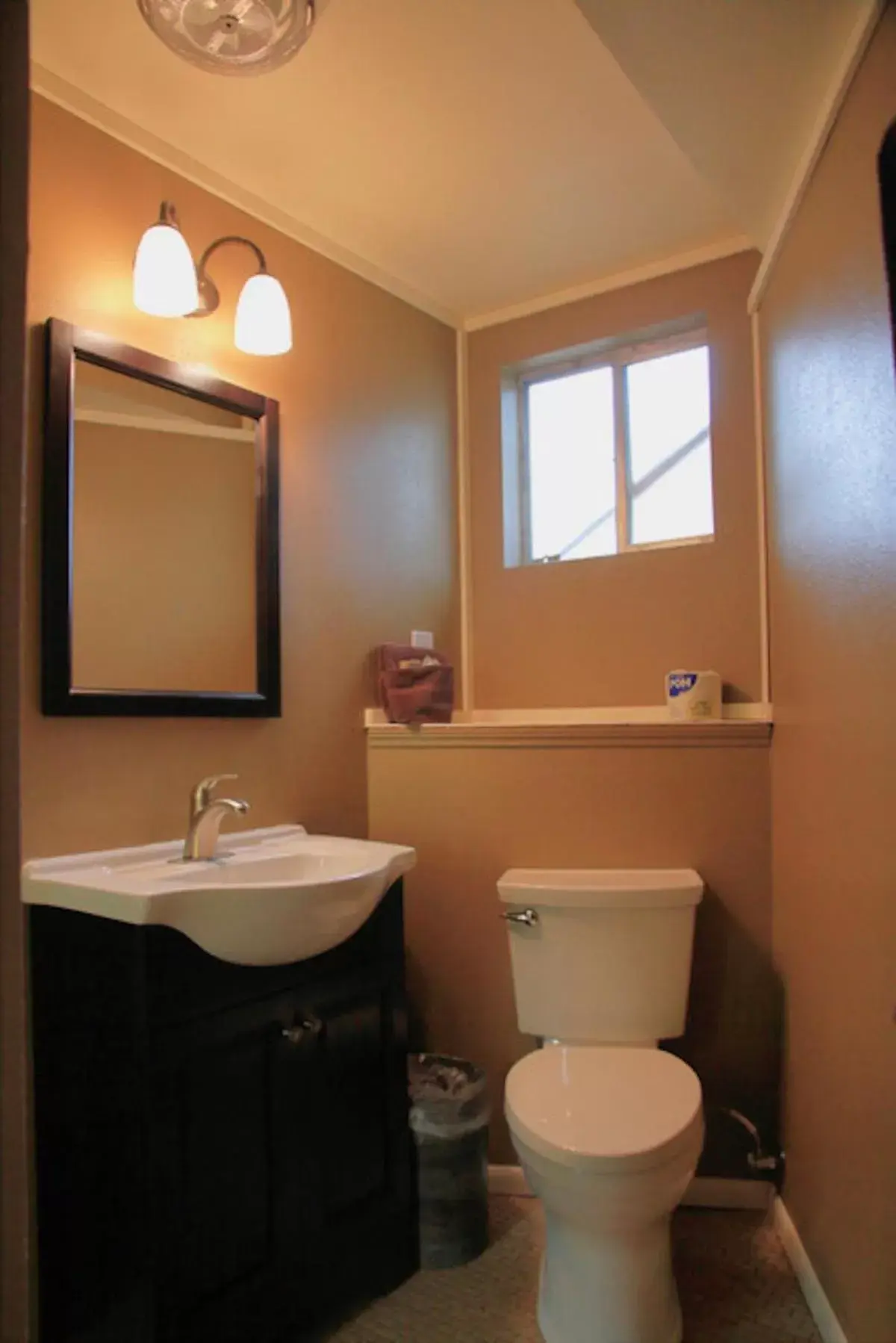 Bathroom in Silver Pines Lodge