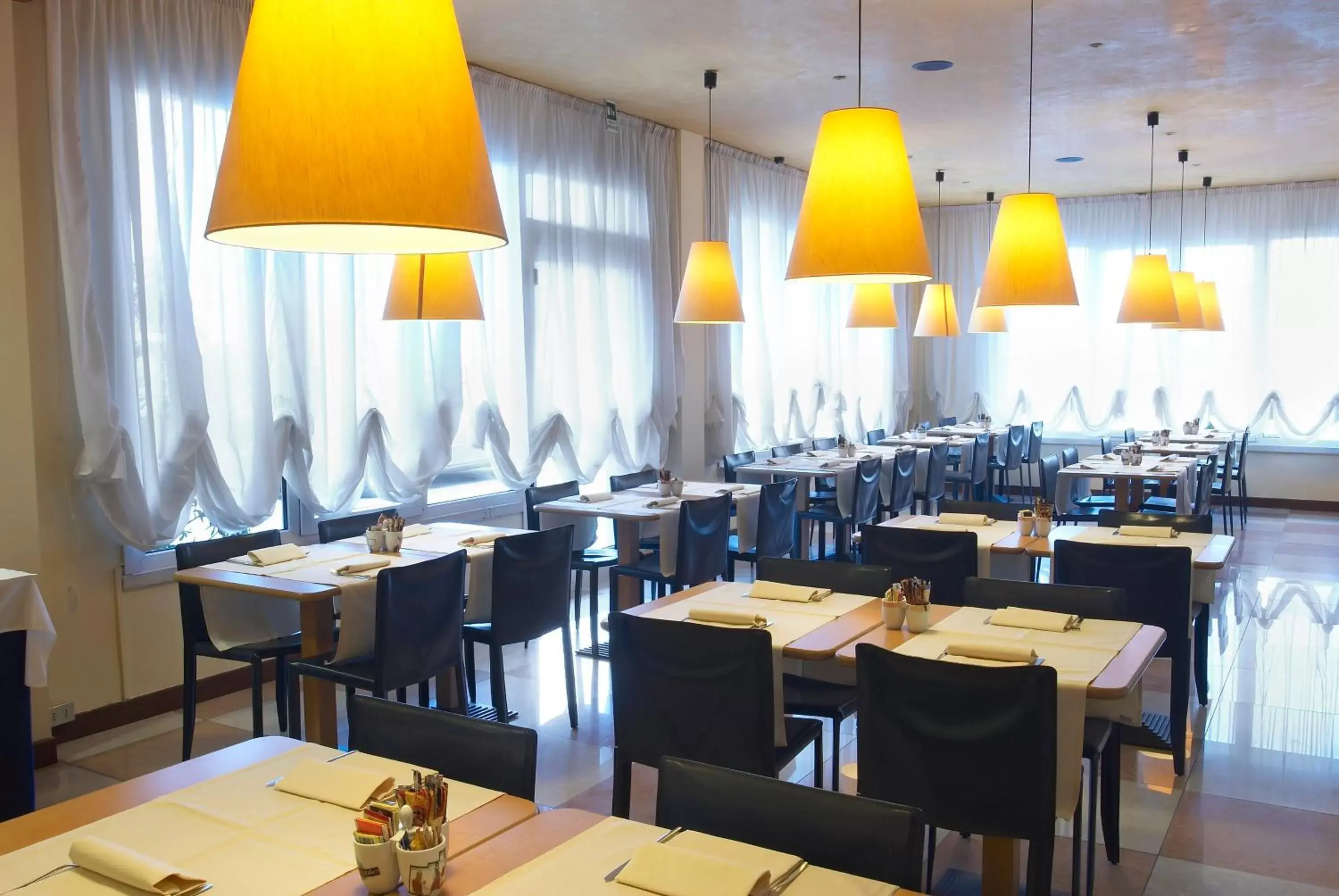 Lounge or bar, Restaurant/Places to Eat in Best Western Hotel Tre Torri