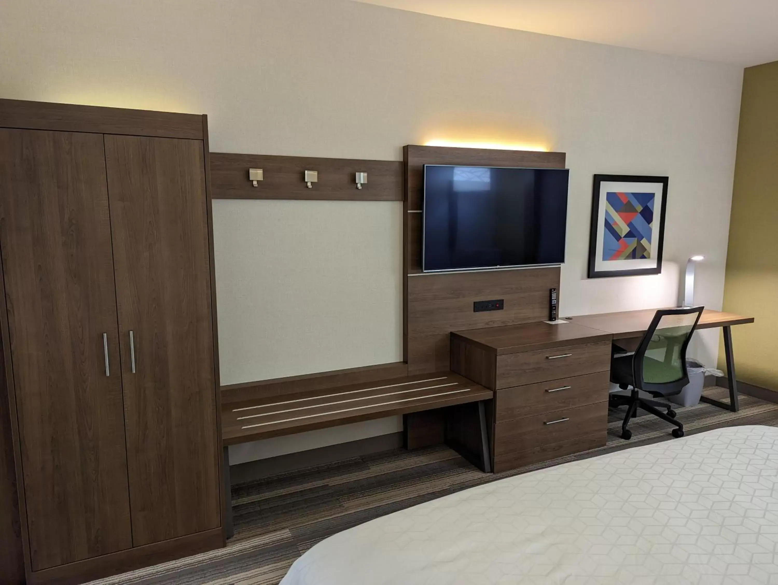 TV and multimedia, TV/Entertainment Center in Holiday Inn Express - Lexington East - Winchester, an IHG Hotel