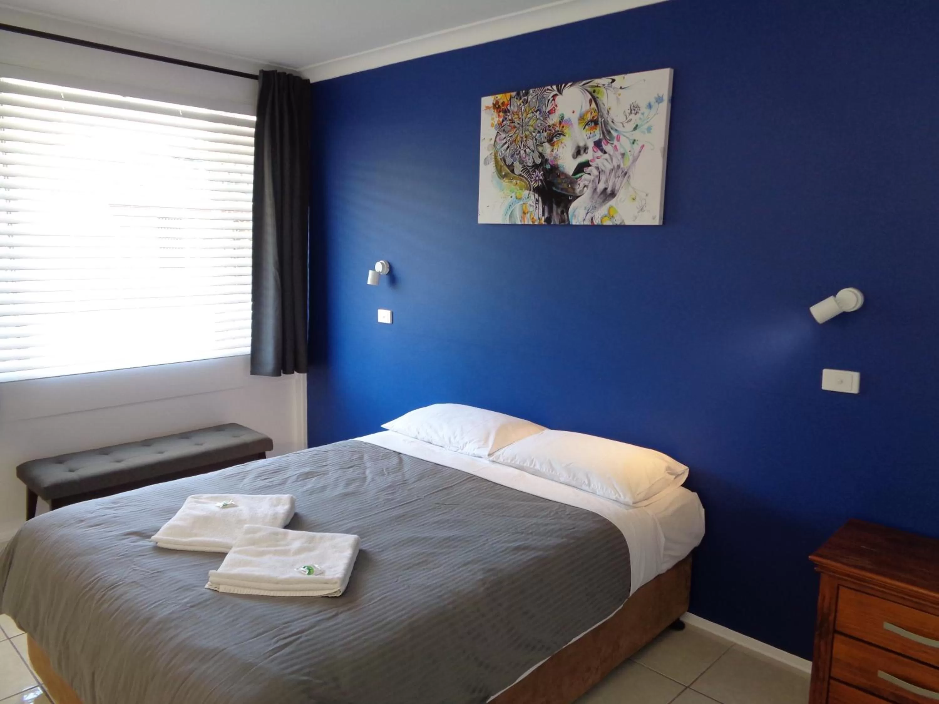 Bed in Aspley Sunset Motel