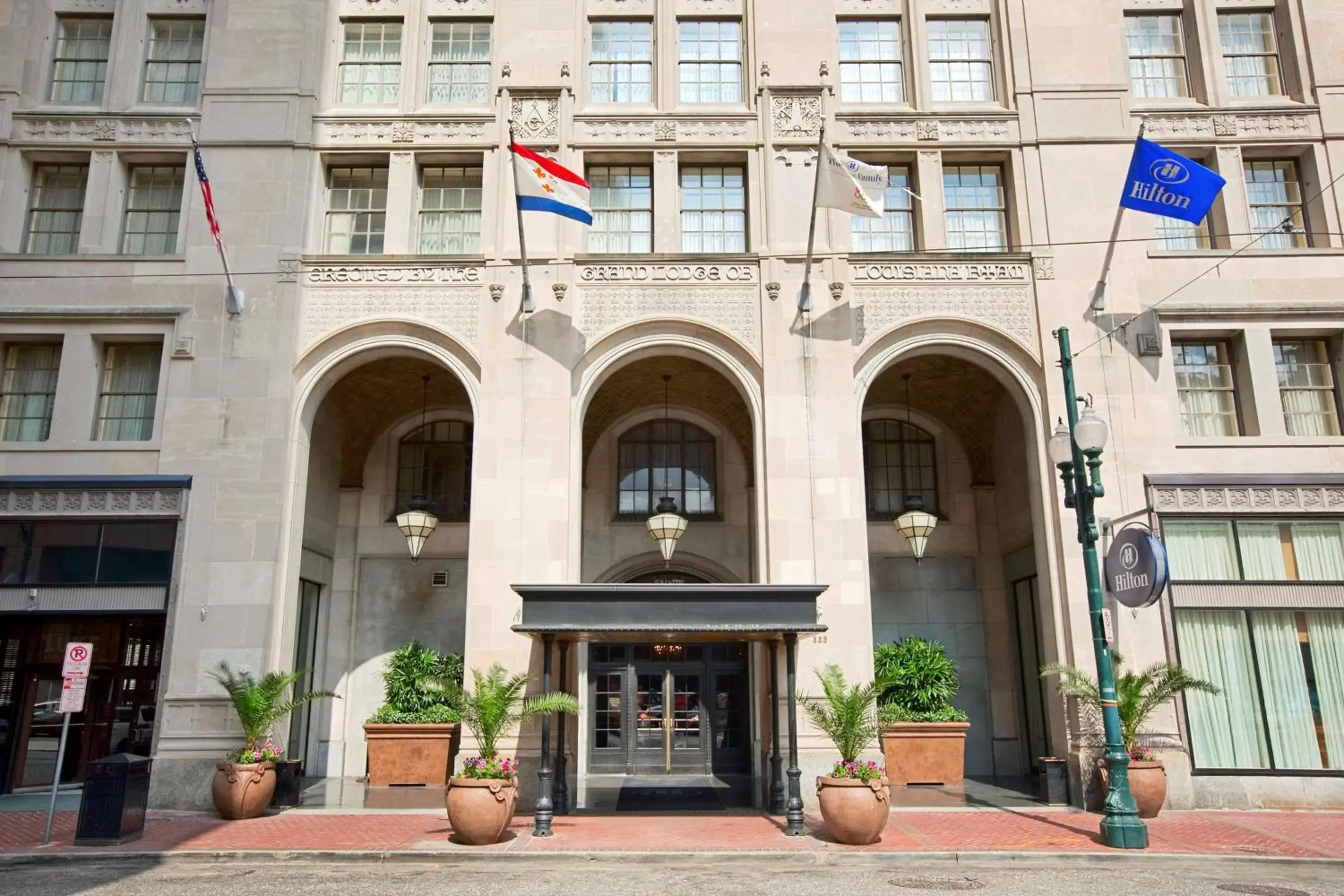 Property Building in Hilton New Orleans / St. Charles Avenue