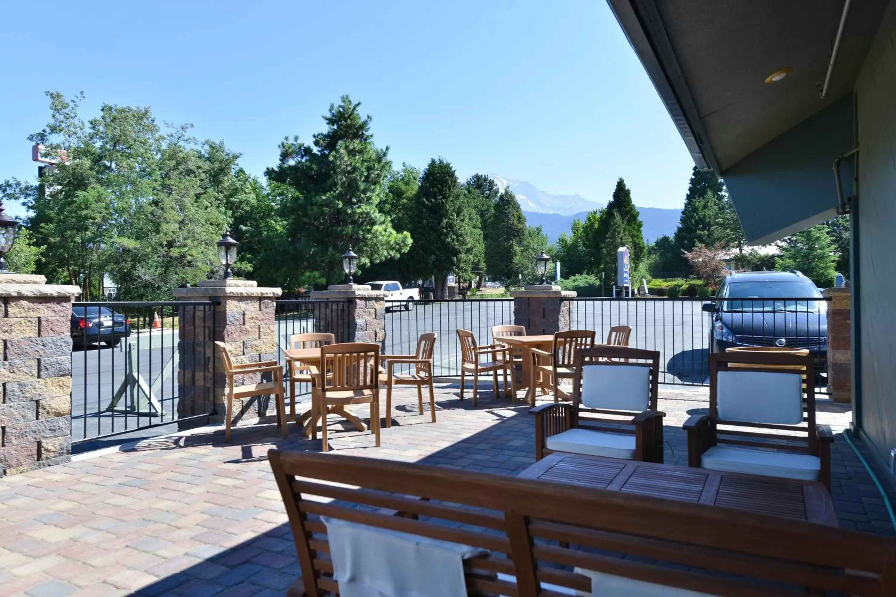 Food and drinks in Best Western Plus Tree House Food and drinks in Best Western Plus Tree House