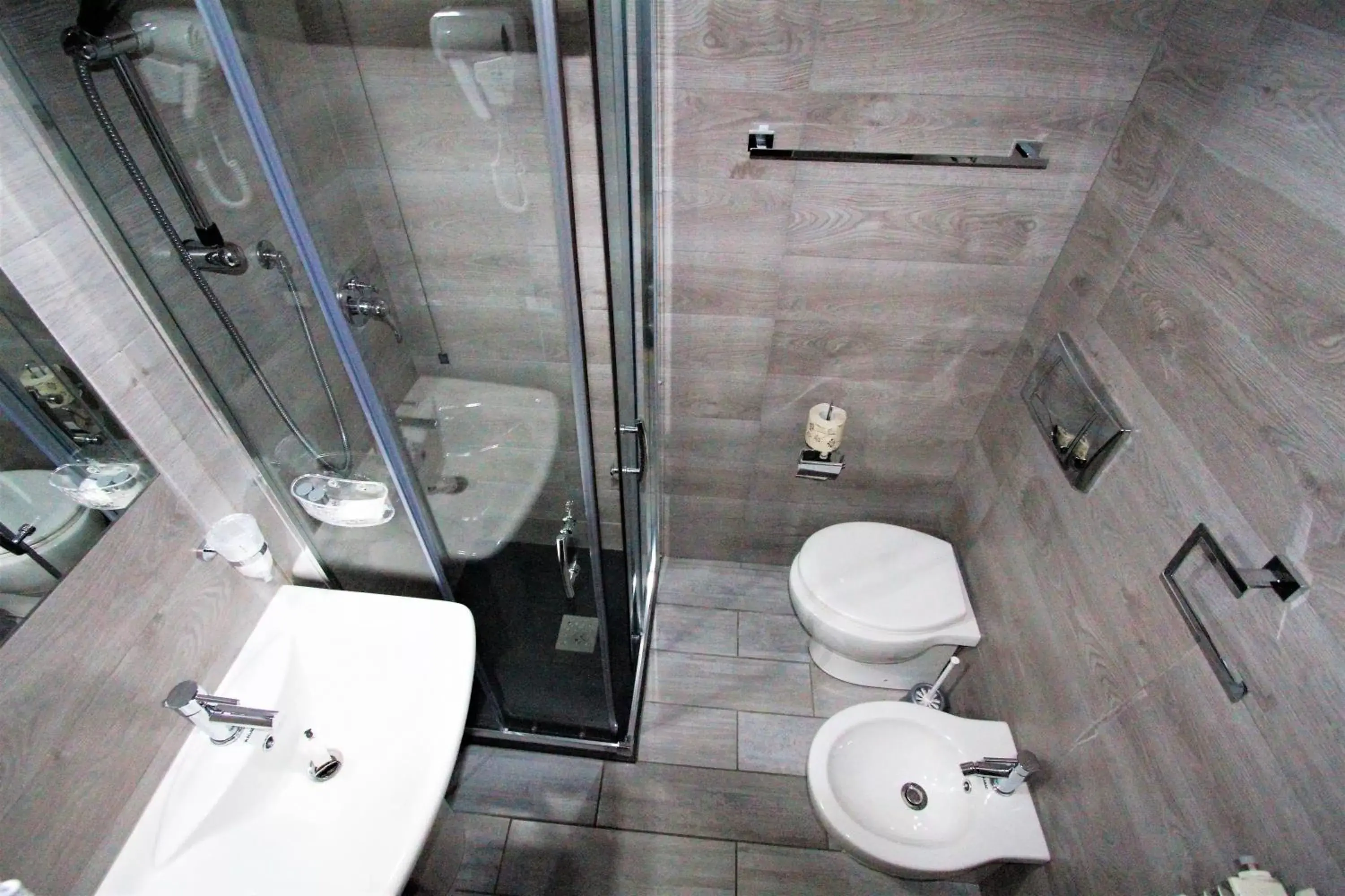 Bathroom in Hotel Corallo