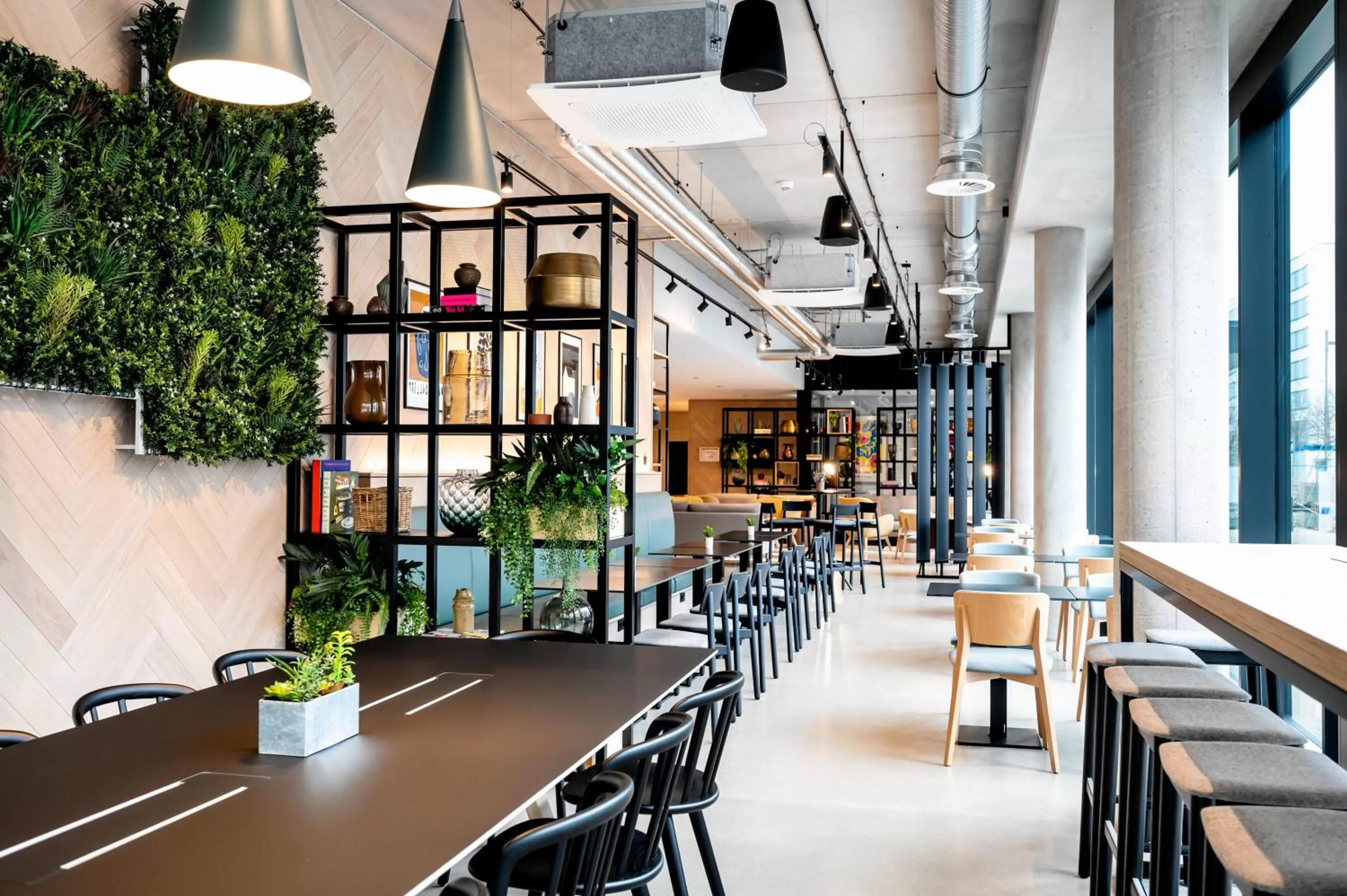 Restaurant/places to eat in Staycity Aparthotels Frankfurt Airport