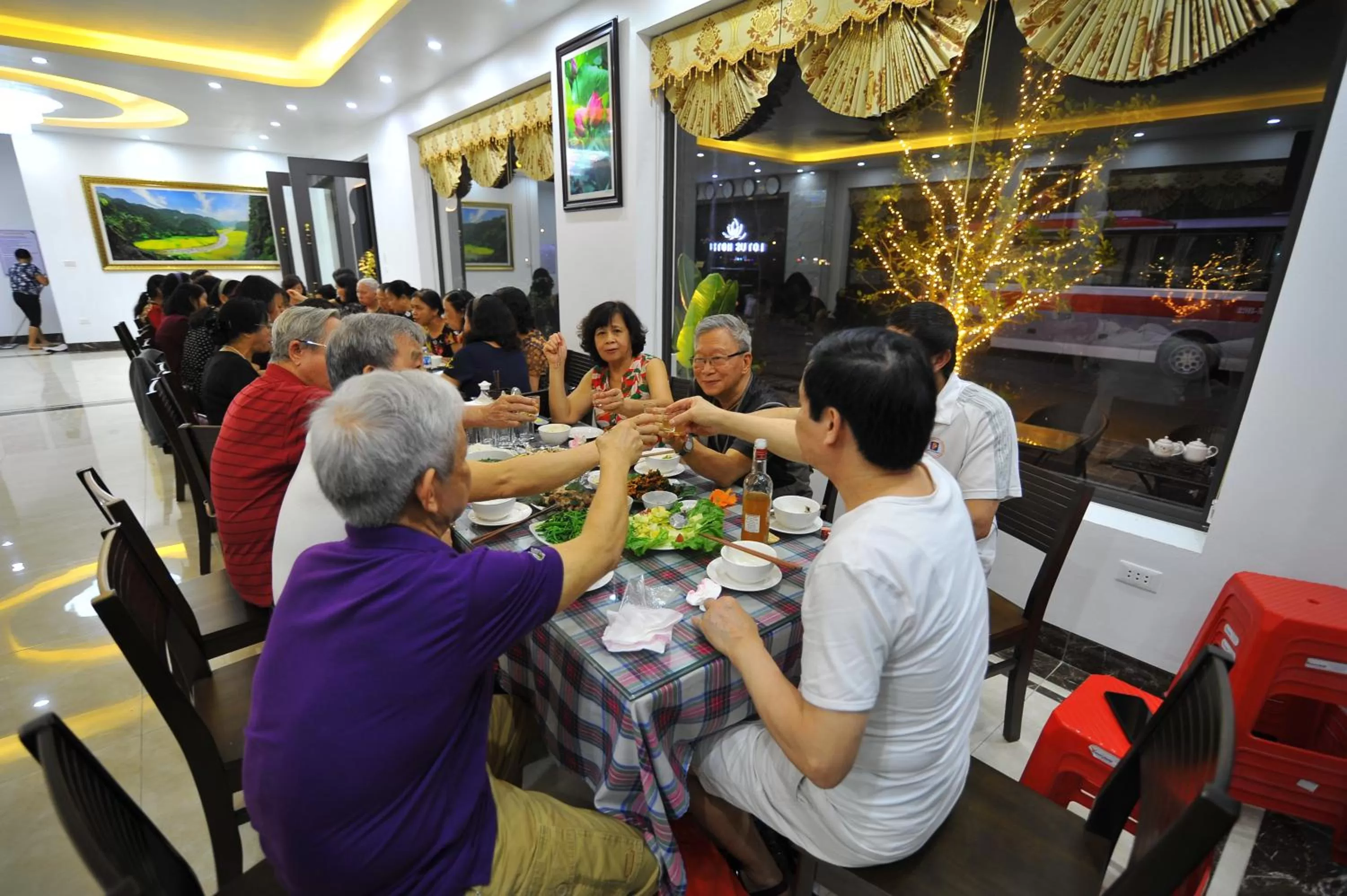 Restaurant/places to eat in Lotus Hotel Ninh Bình