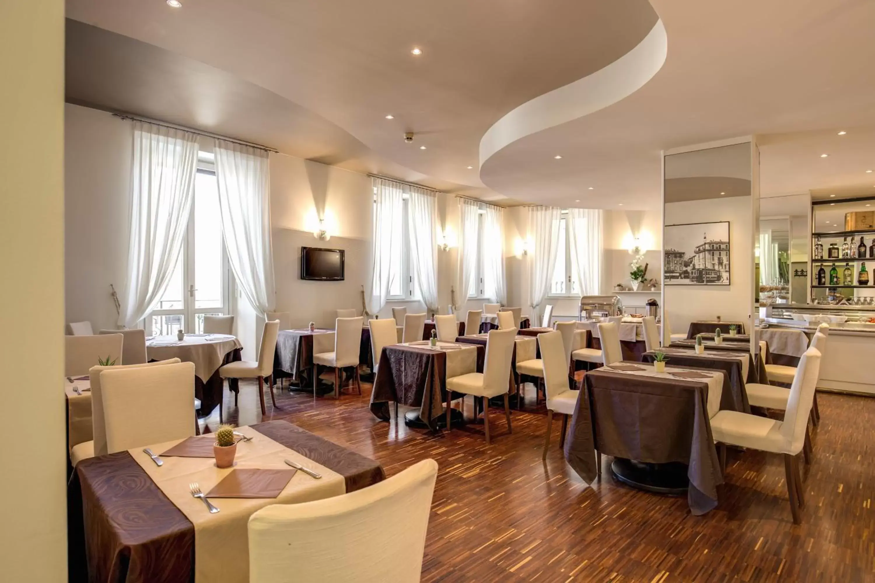Restaurant/Places to Eat in Albergo Firenze