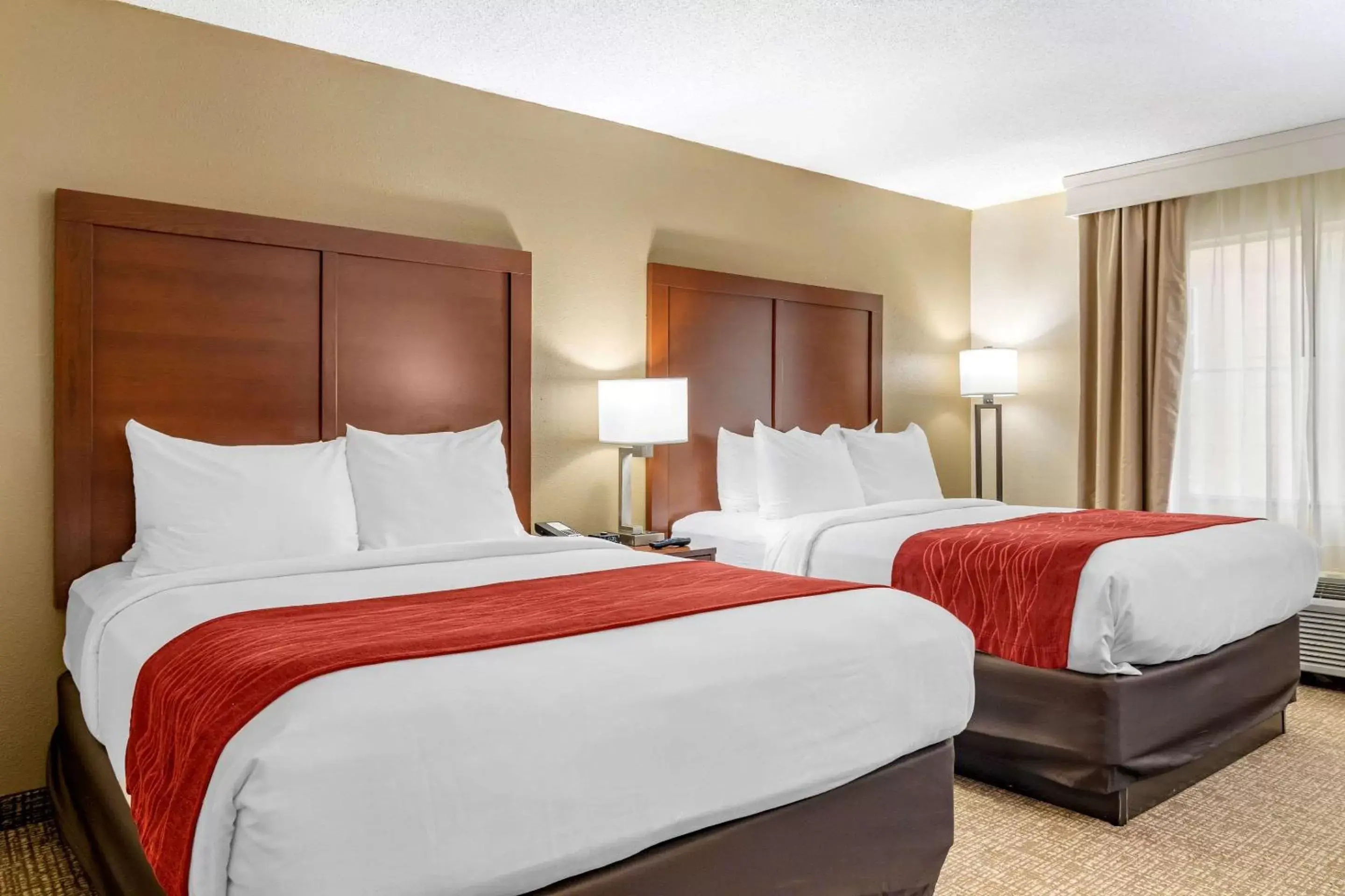 Bedroom, Bed in Comfort Inn & Suites Macon North I-75