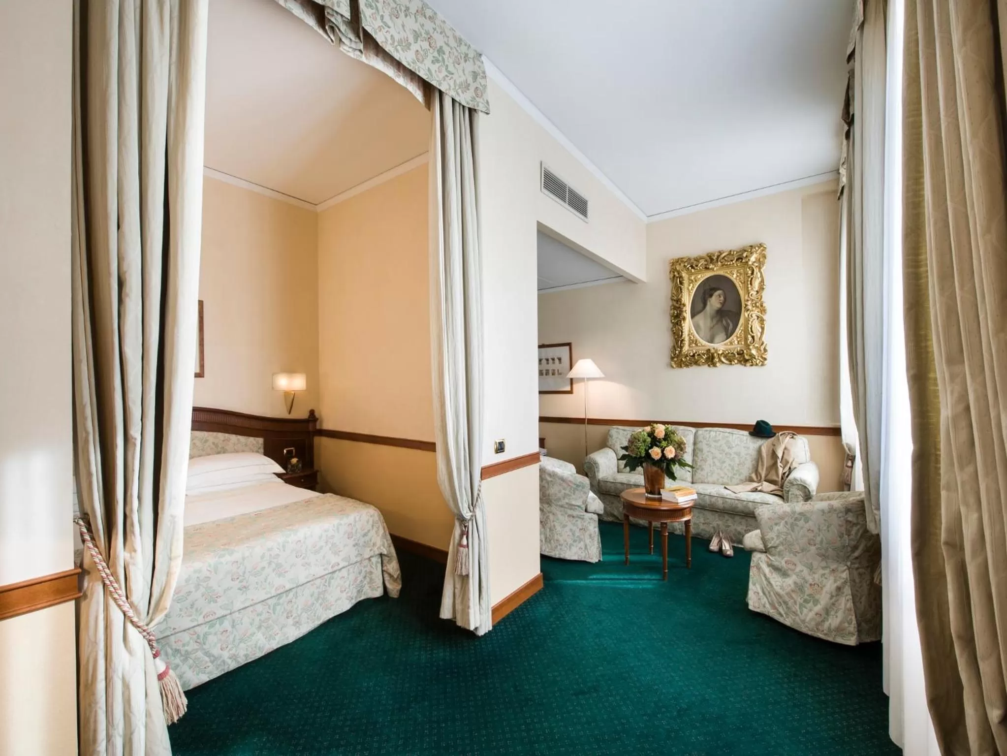 Bedroom, Bed in Hotel degli Orafi