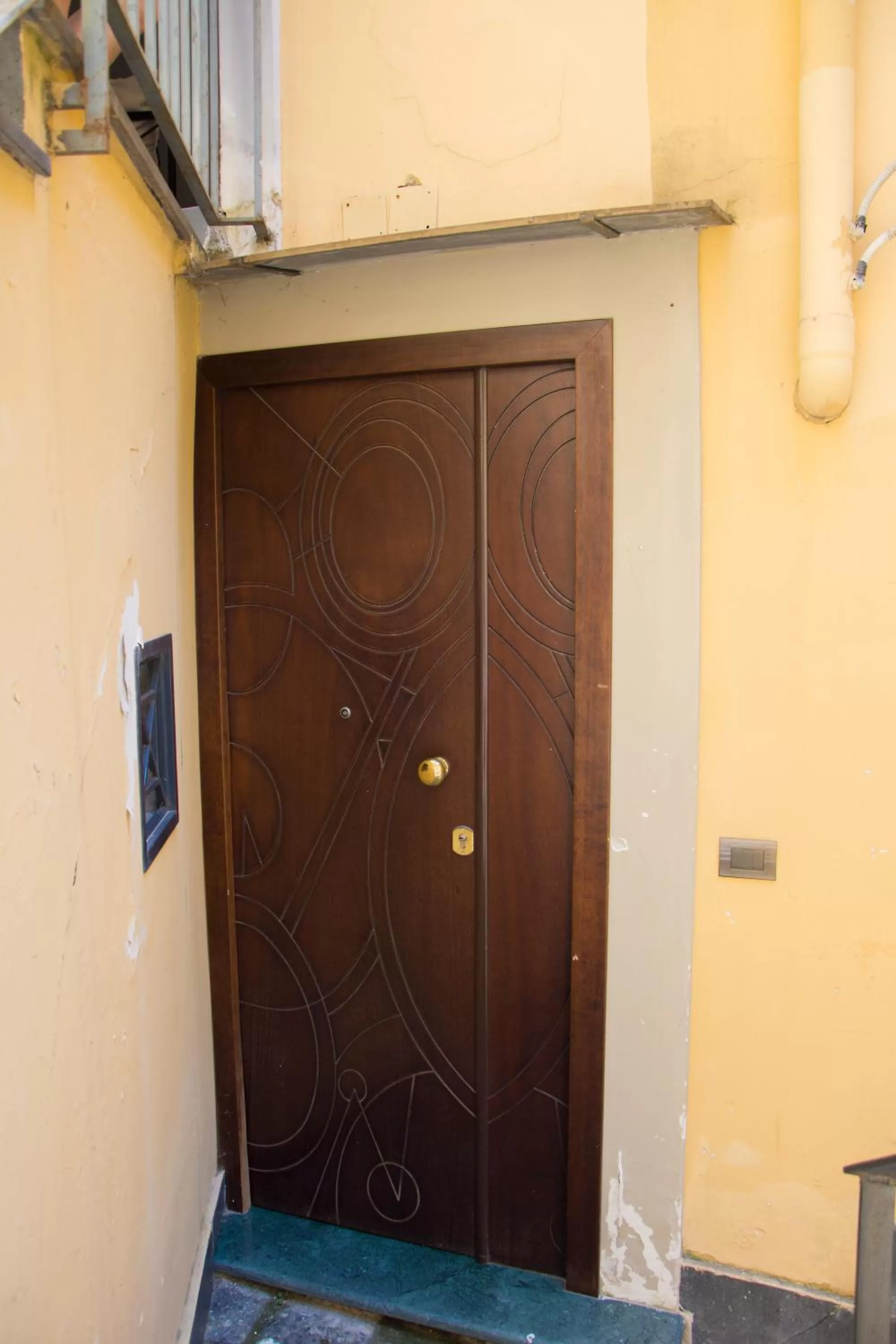 Bathroom in Alma Megaris