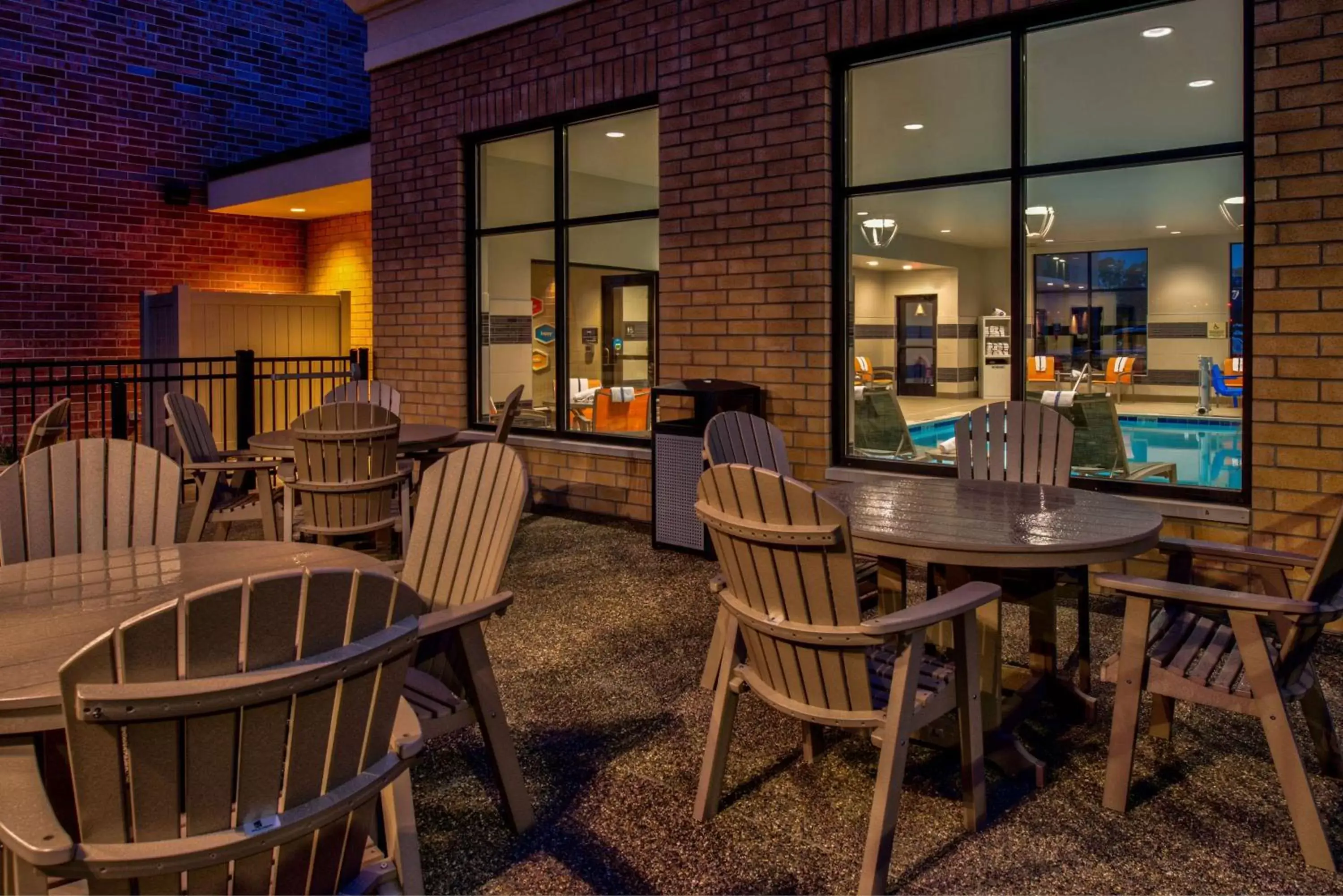 Property building, Restaurant/Places to Eat in Hampton Inn & Suites Wixom/Novi/Detroit, Mi