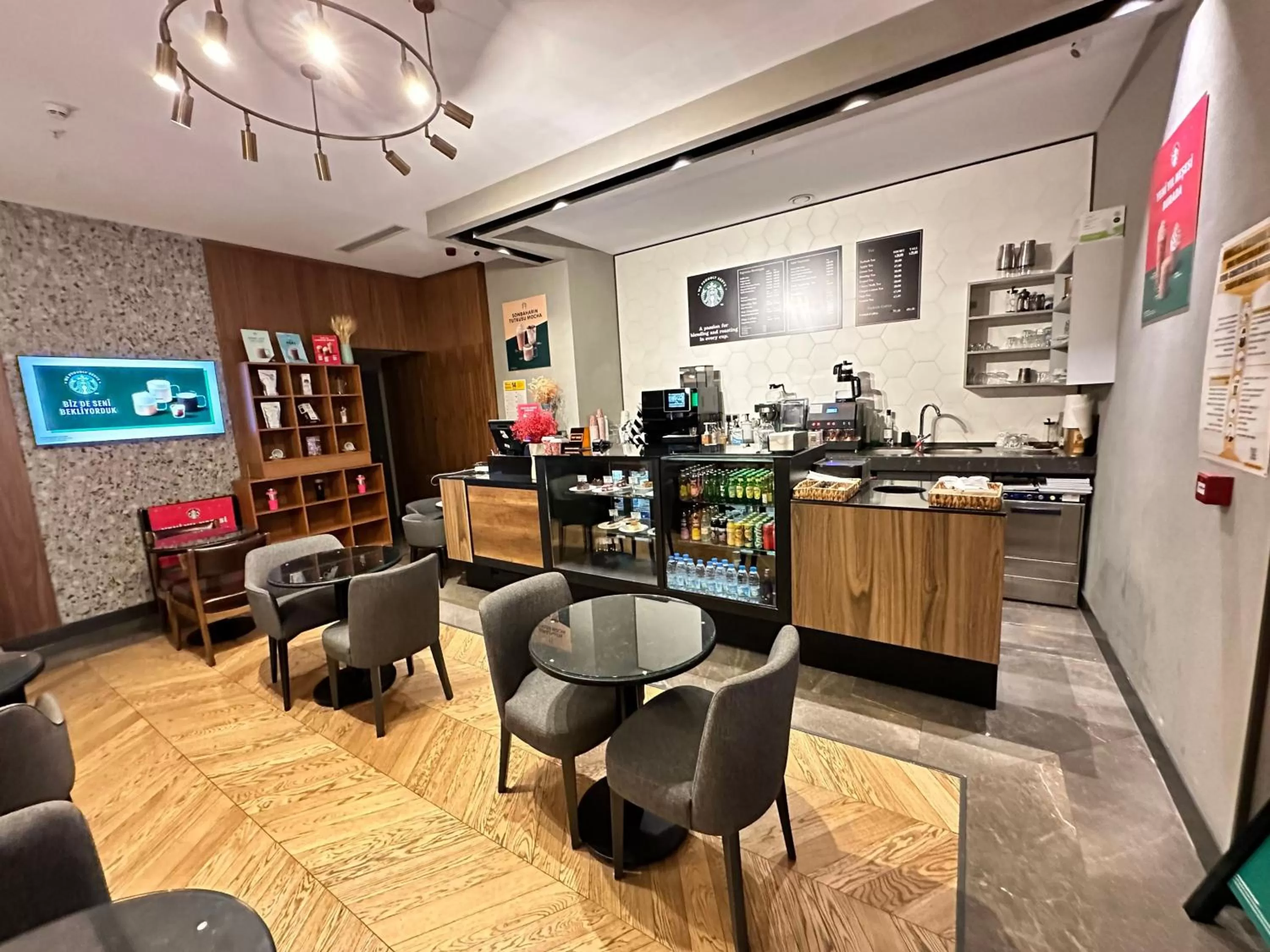 Coffee/tea facilities in Edition Old City Hotel