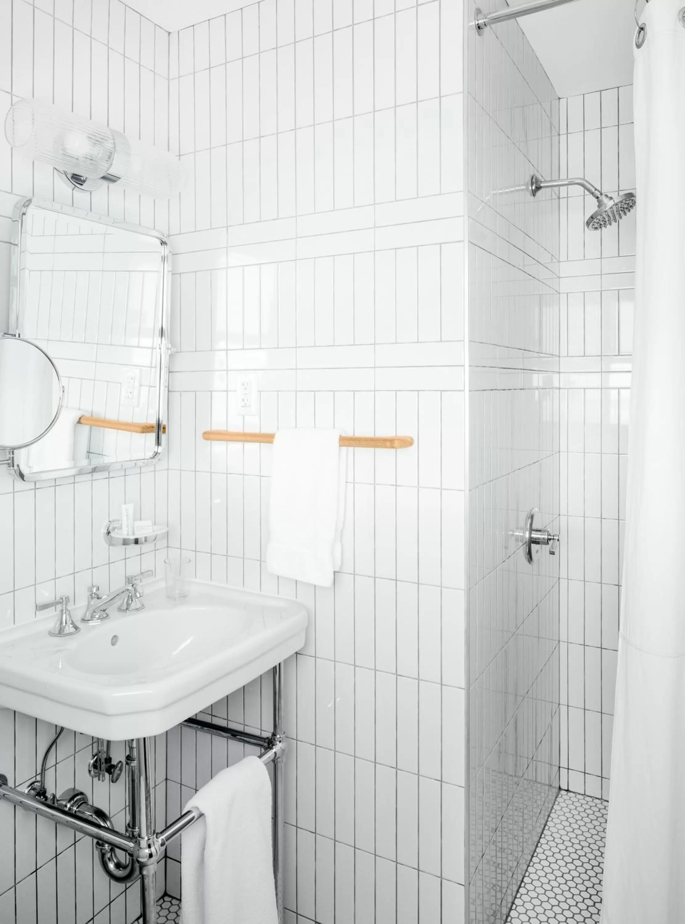 Shower in Sound View Greenport