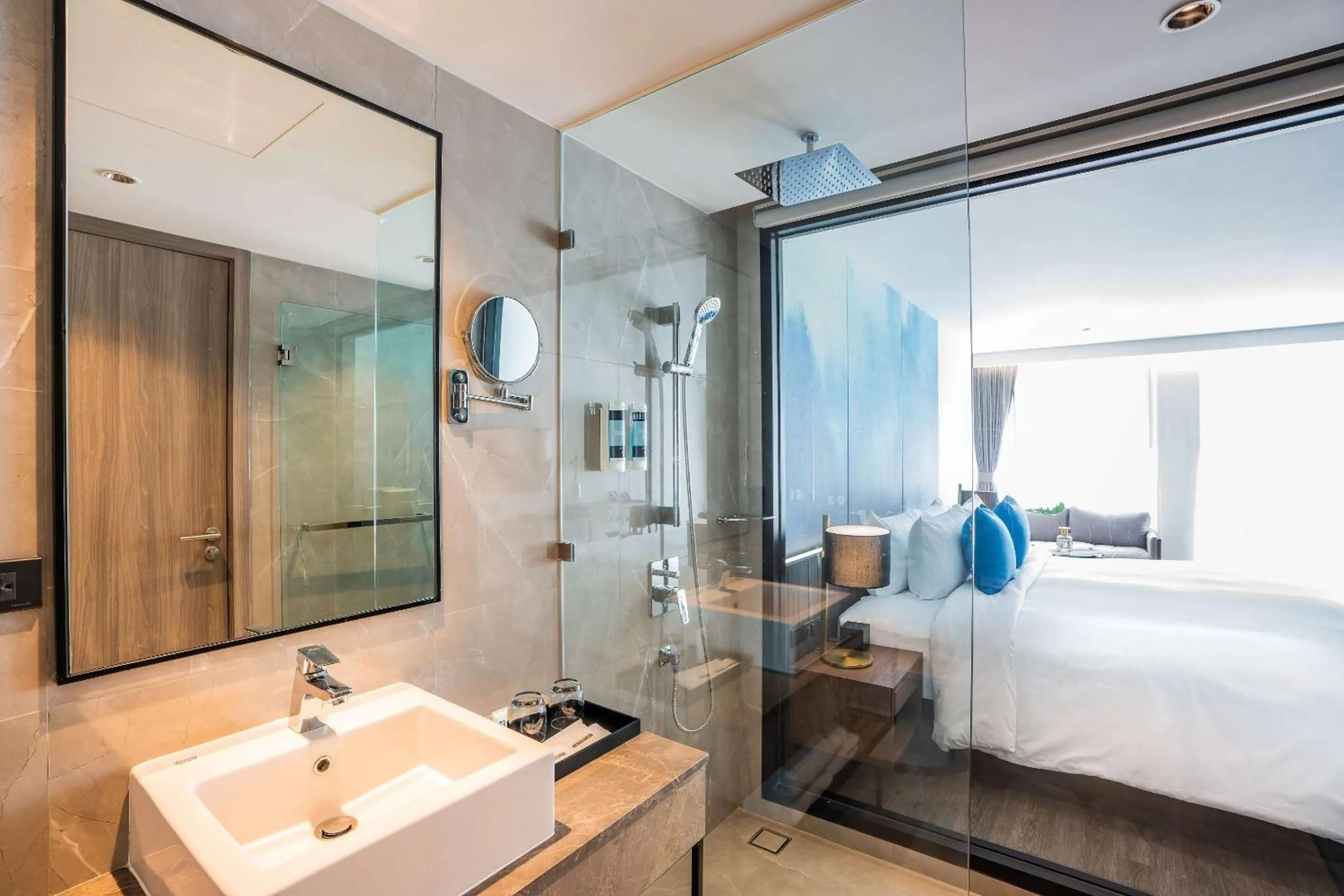 Bathroom, Bed in Best Western Plus Nexen Pattaya