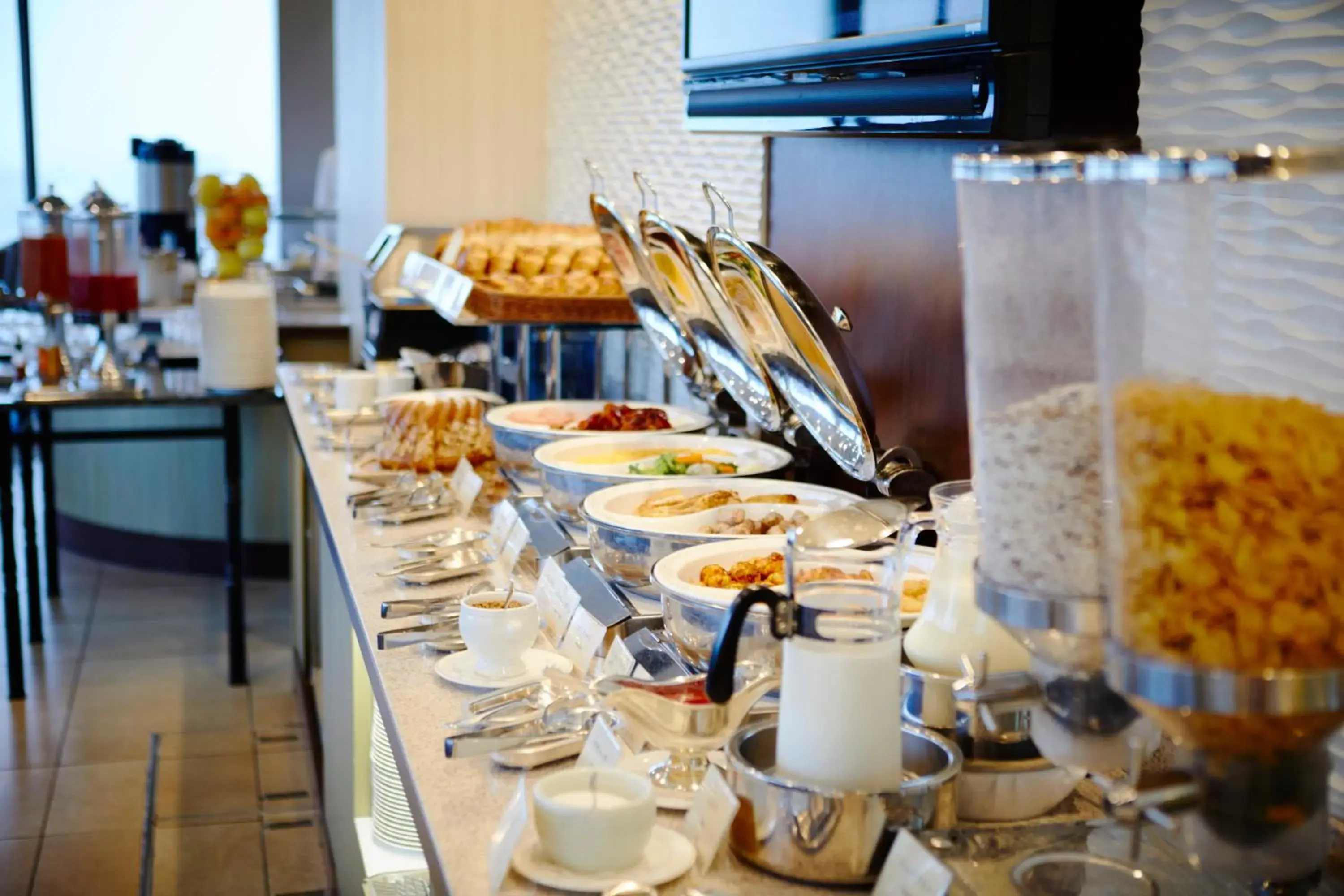 Breakfast, Restaurant/Places to Eat in Royal Park Hotel