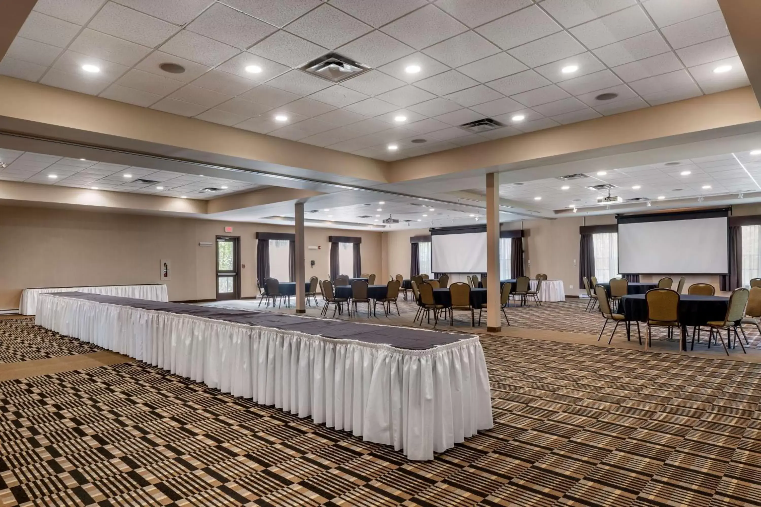 Meeting/conference room in Best Western Plus Bridgewater Hotel & Convention Centre