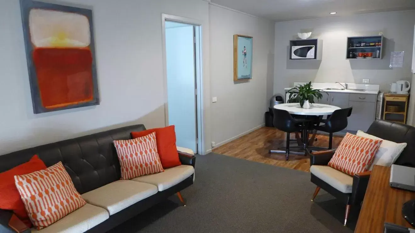 Deluxe Courtyard Room in The Lake Motel Deluxe Courtyard Room in The Lake Motel