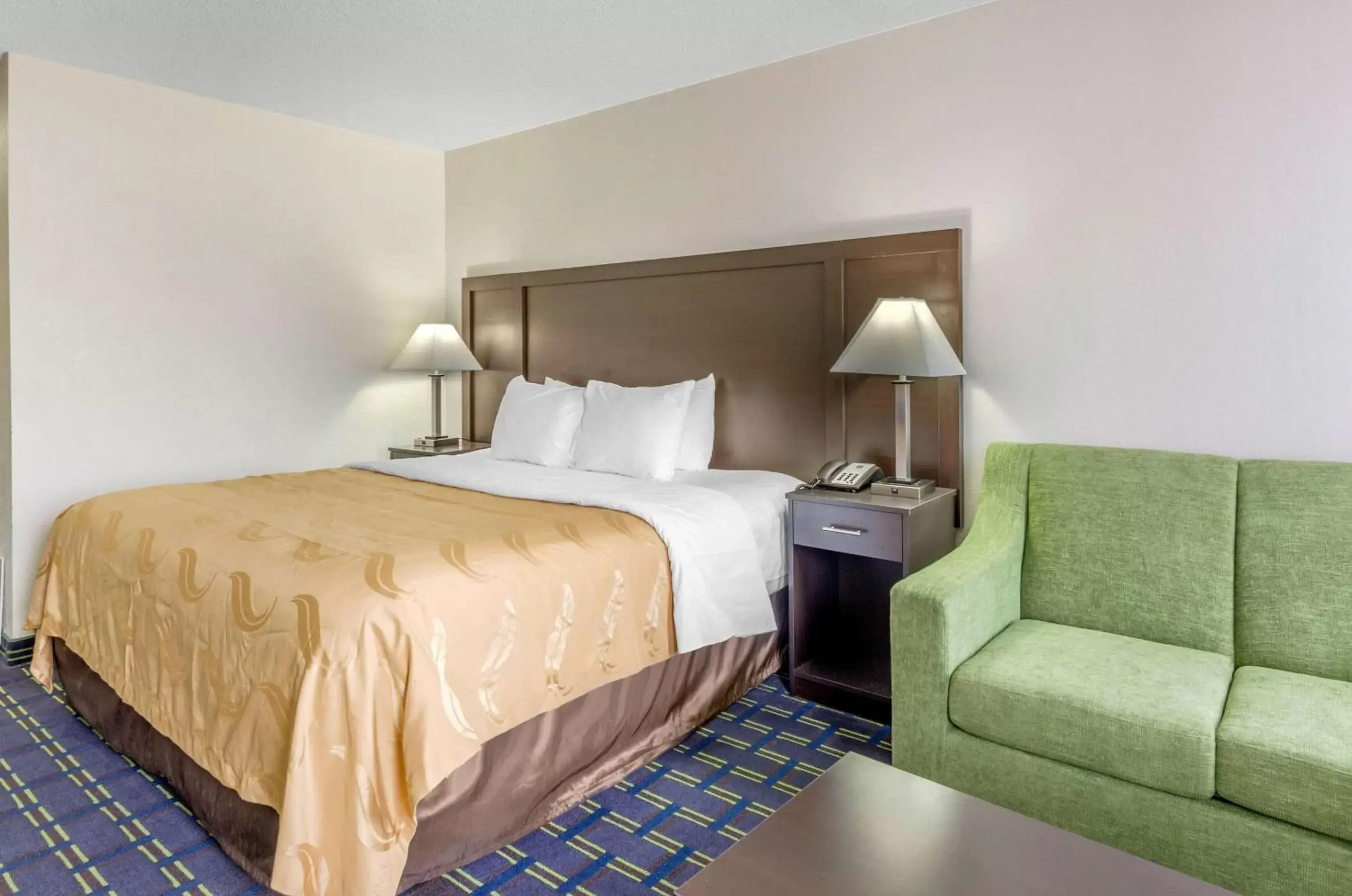 Photo of the whole room, Bed in Quality Inn Waynesboro - Skyline Drive Photo of the whole room, Bed in Quality Inn Waynesboro - Skyline Drive