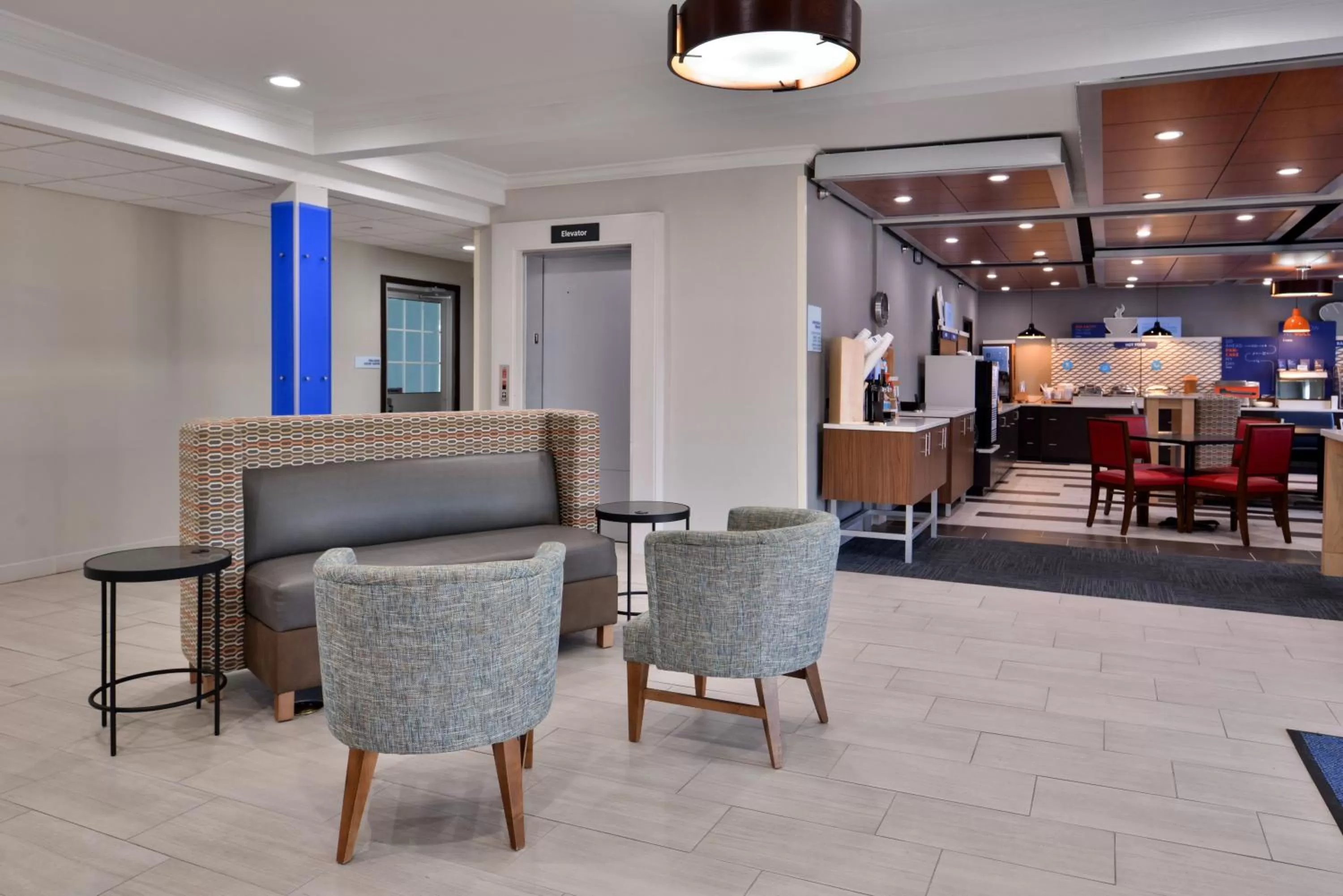 Property building in Holiday Inn Express Hotel & Suites North Kansas City by IHG