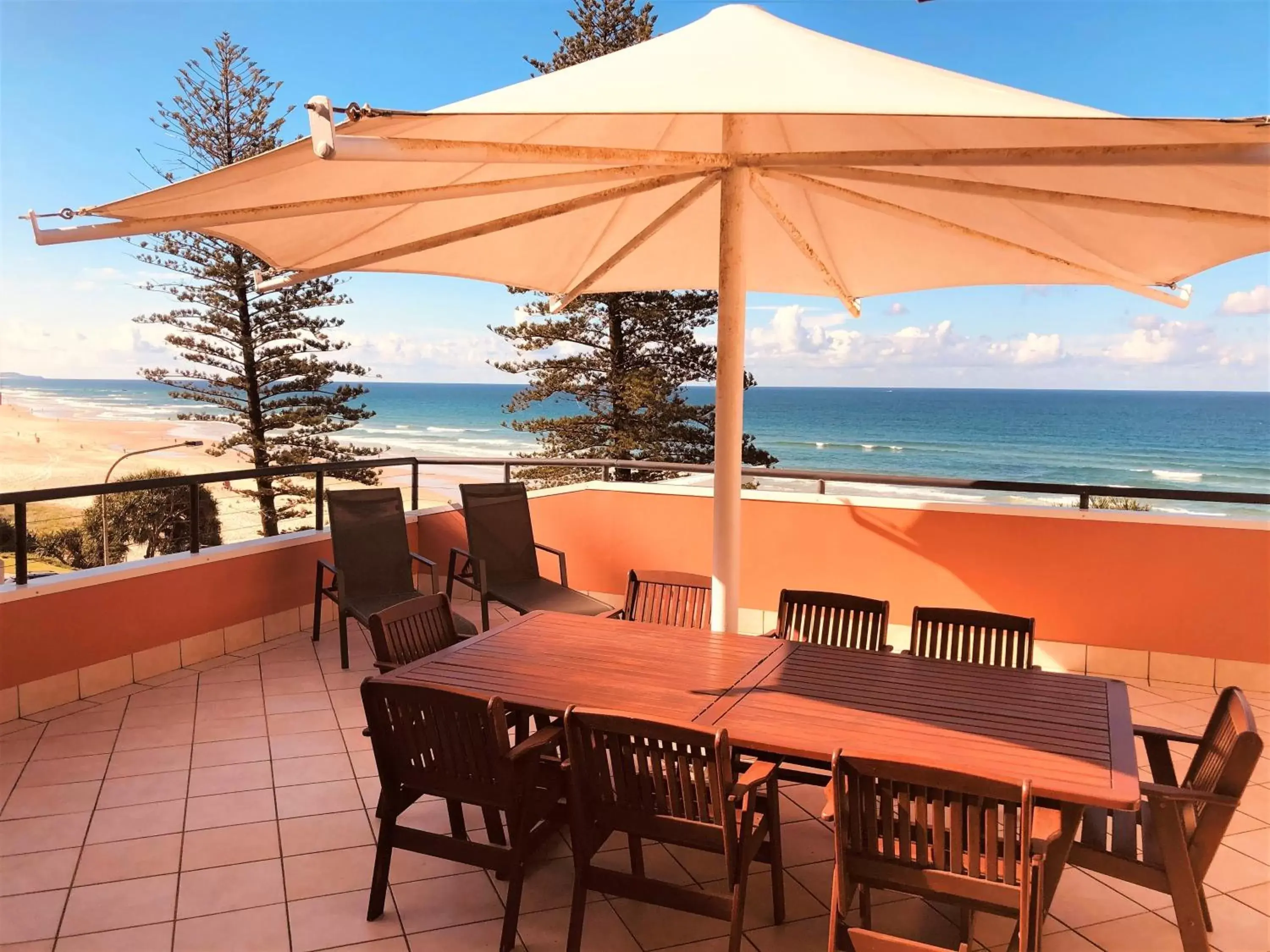 Restaurant/Places to Eat in The Beach Retreat Coolum