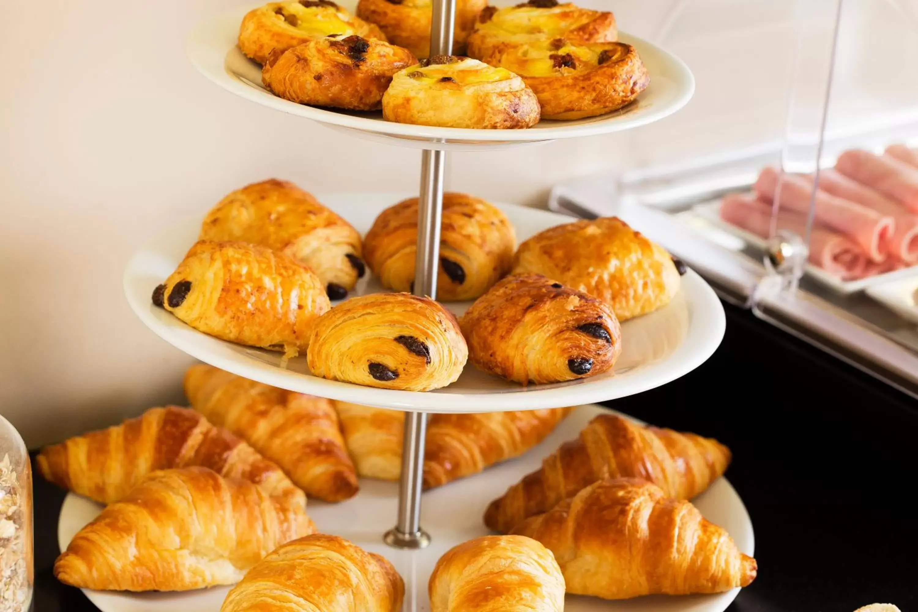 Buffet breakfast, Food in Hôtel Les Dames du Panthéon