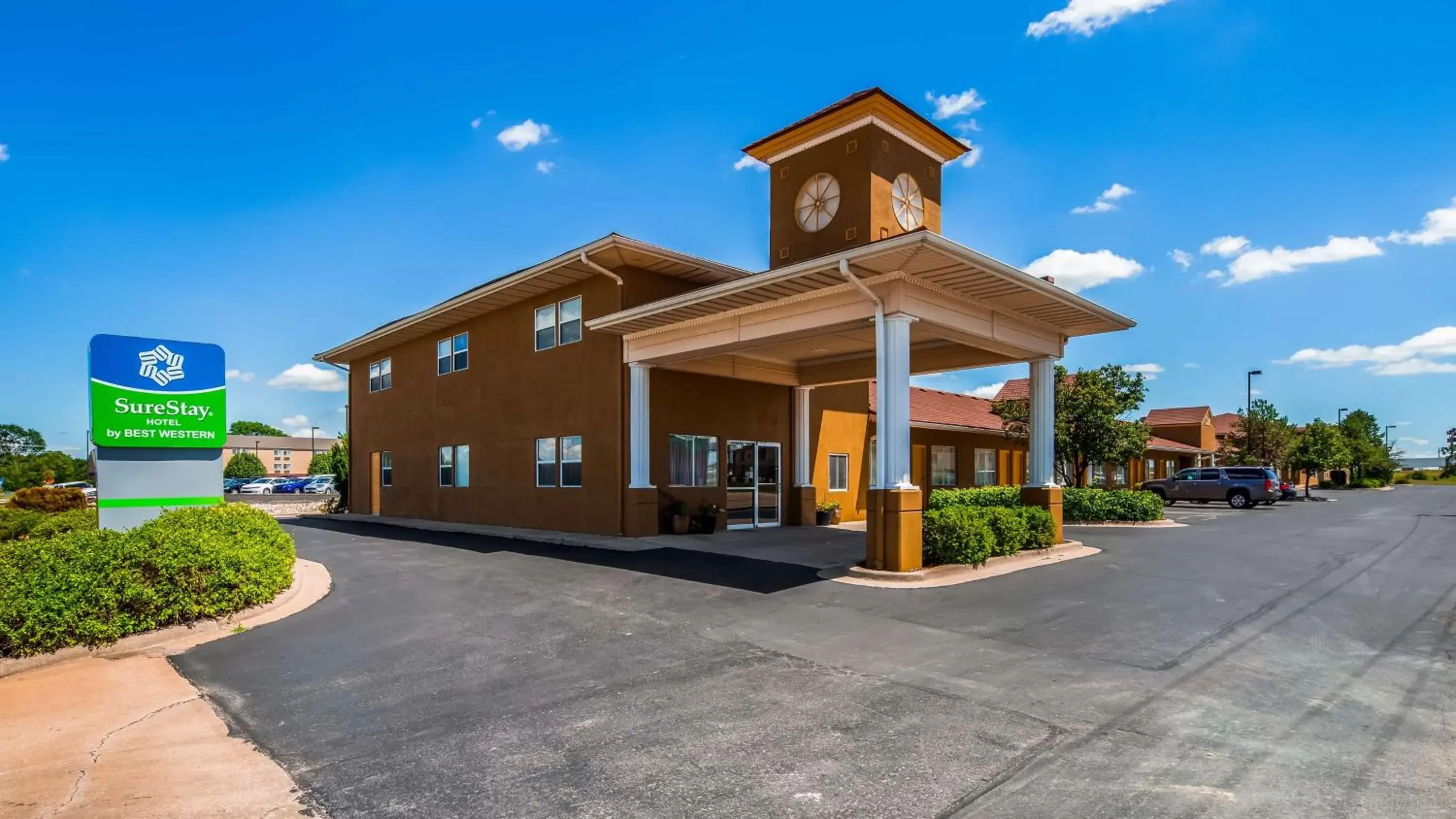 Property building in SureStay Hotel by Best Western Ottawa Property building in SureStay Hotel by Best Western Ottawa