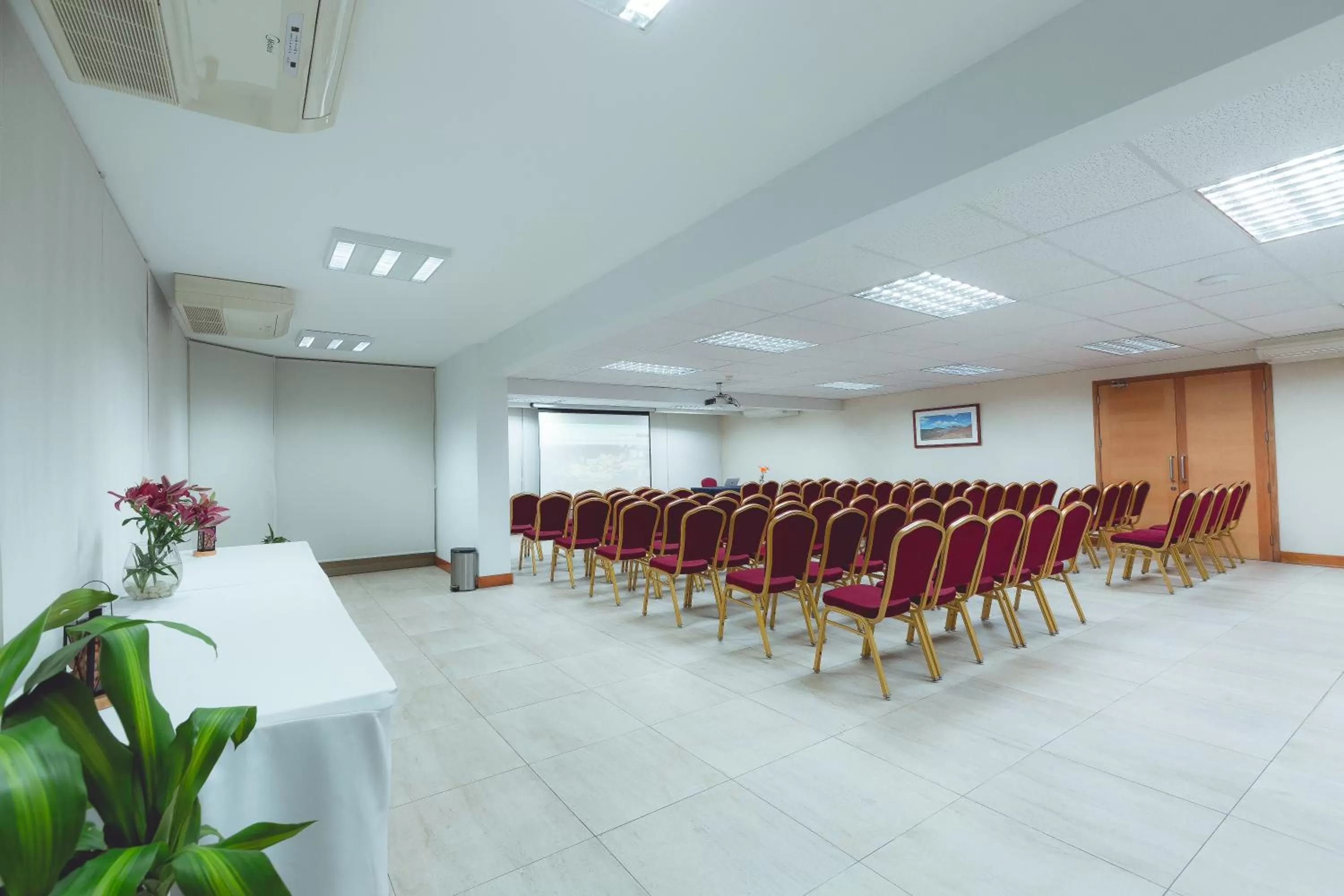 Meeting/conference room in Hotel Atacama Suites