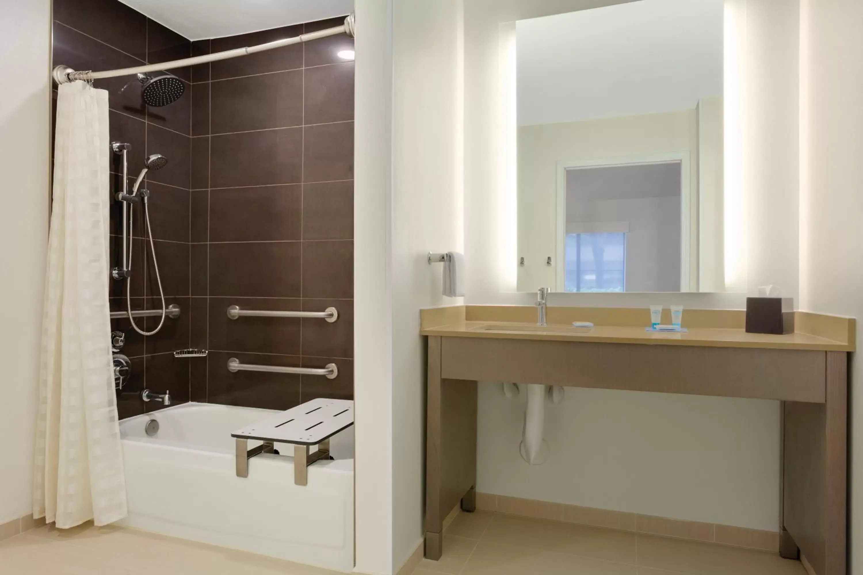 Facility for disabled guests, Bathroom in Hyatt House San Diego Sorrento Mesa