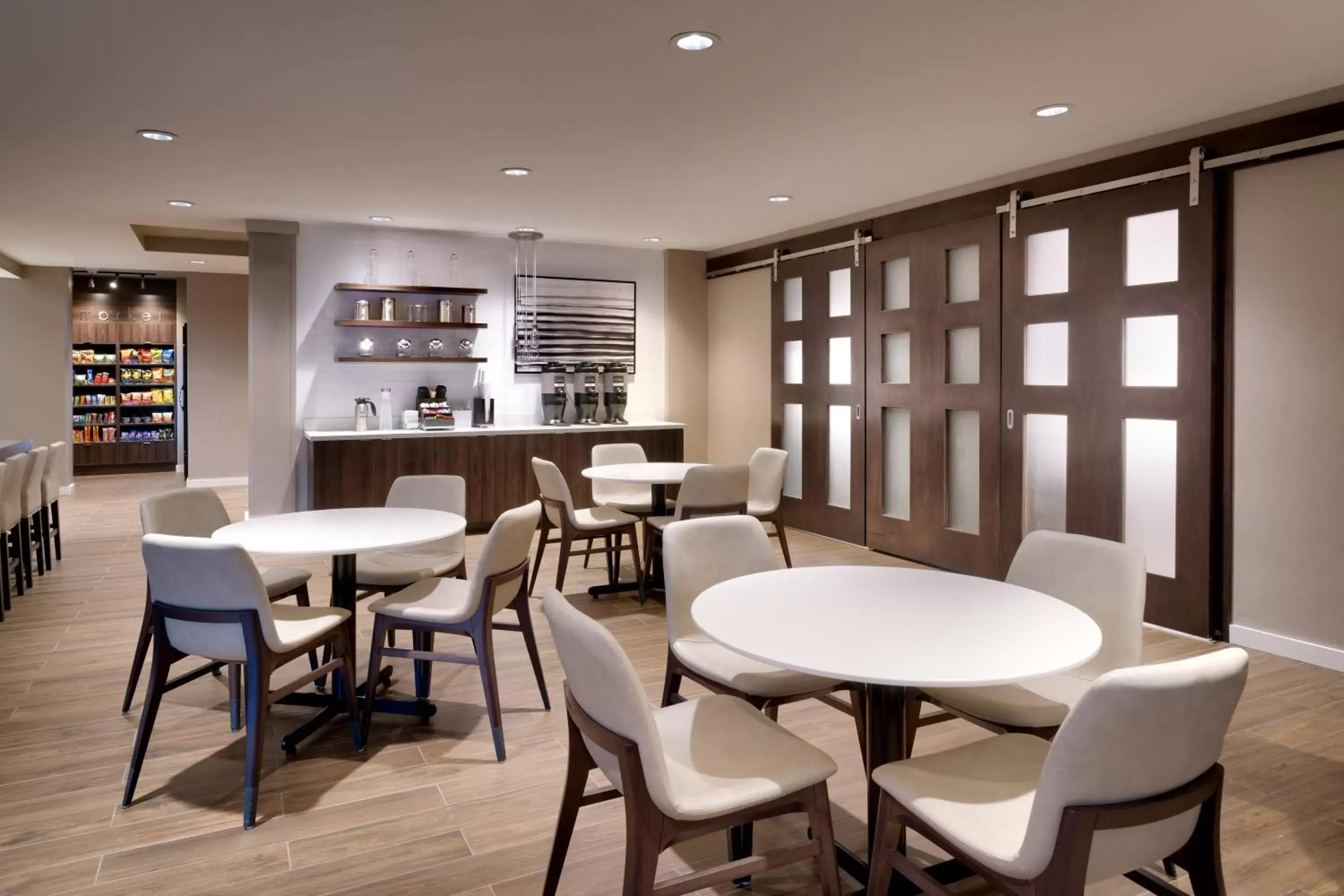 Dining area, Lounge/Bar in Residence Inn by Marriott Brunswick