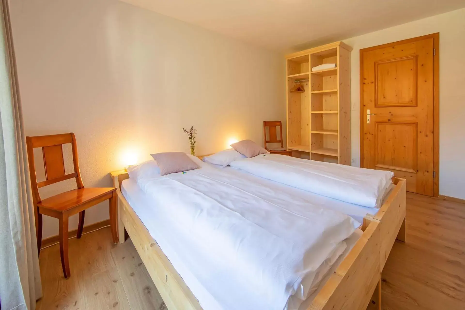 Photo of the whole room, Bed in Sport-Lodge Klosters