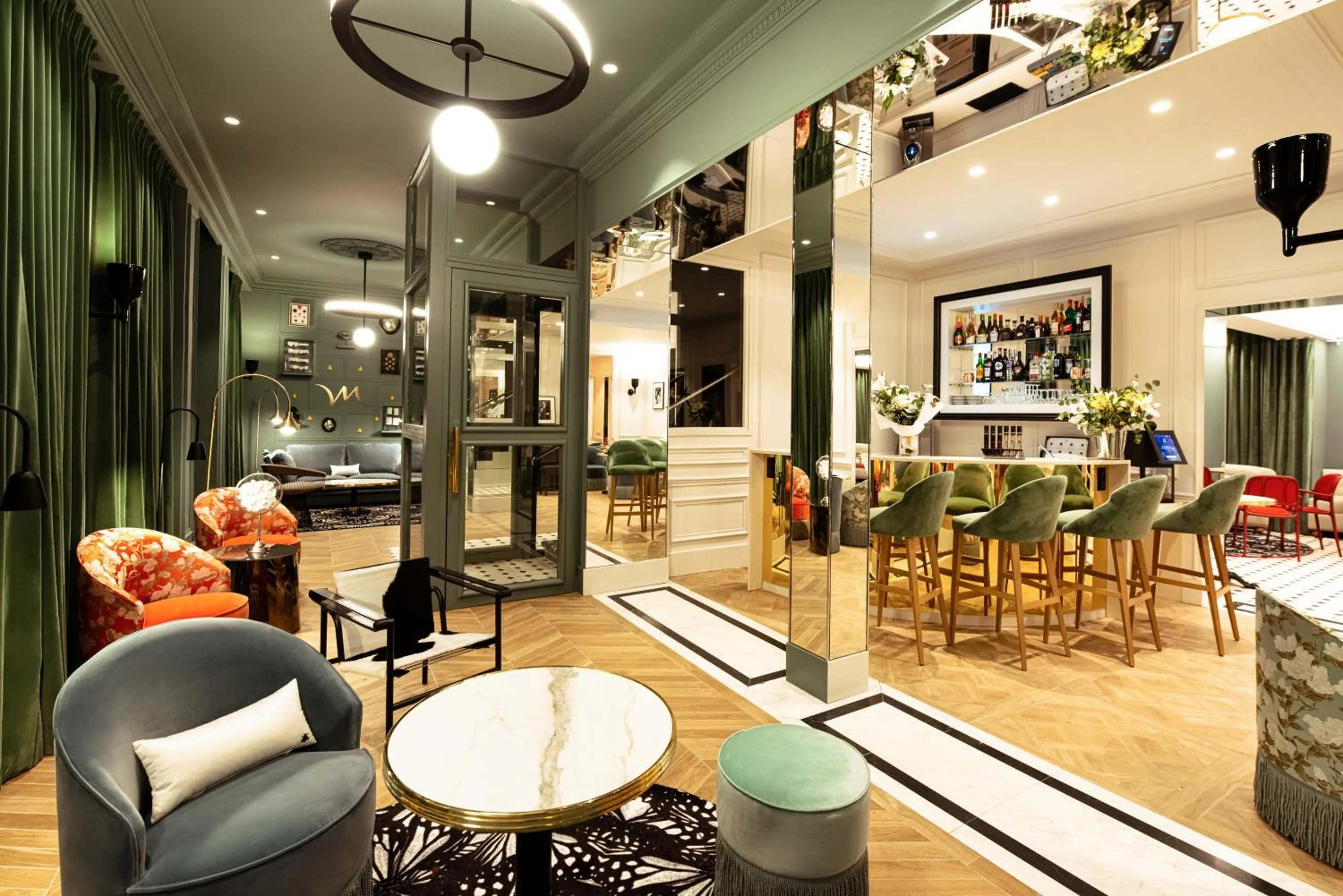 Lobby or reception in Mercure Paris Gare De Lyon Opera Bastille