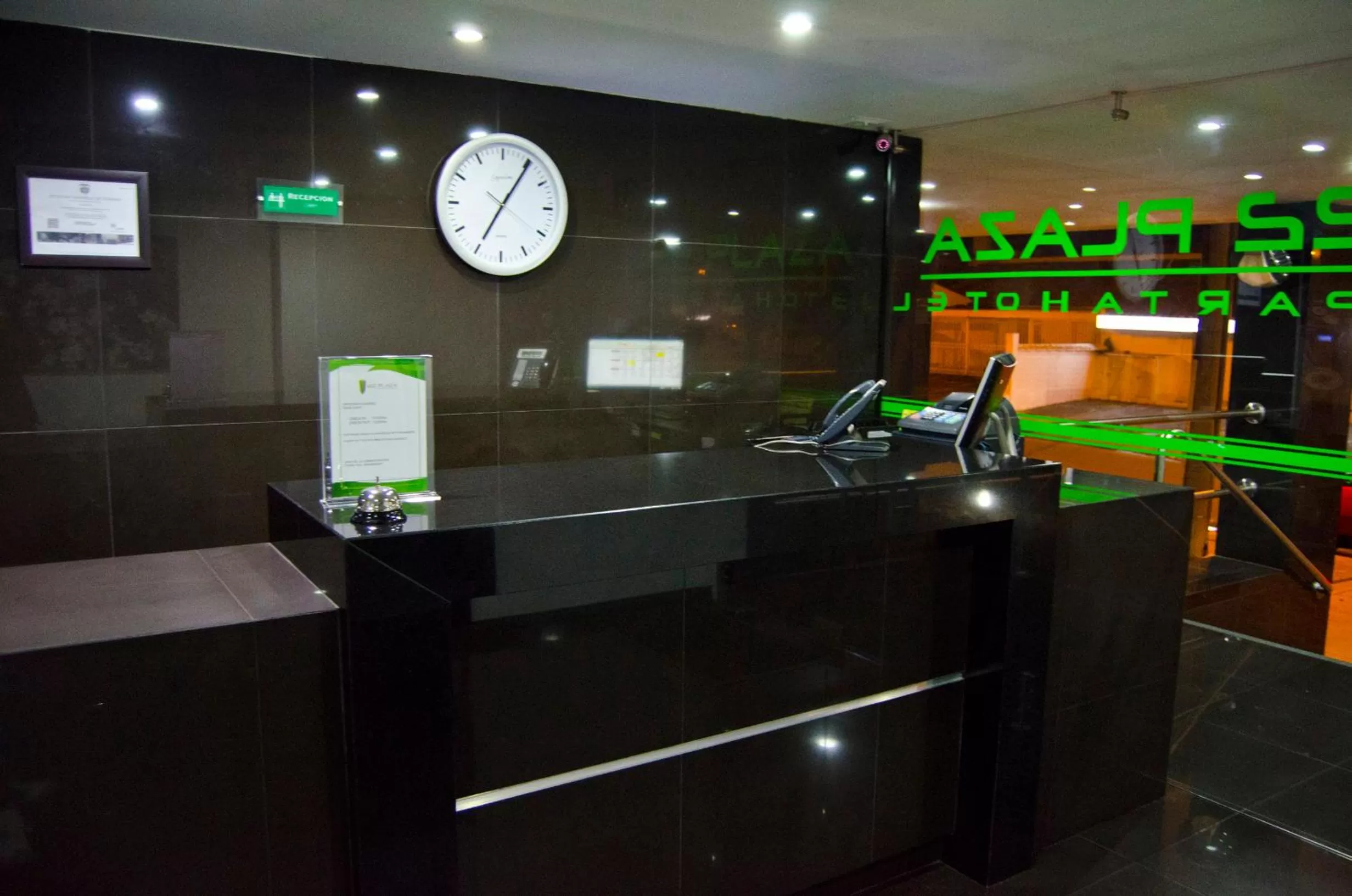 Lobby or reception in 122 Plaza Apartahotel