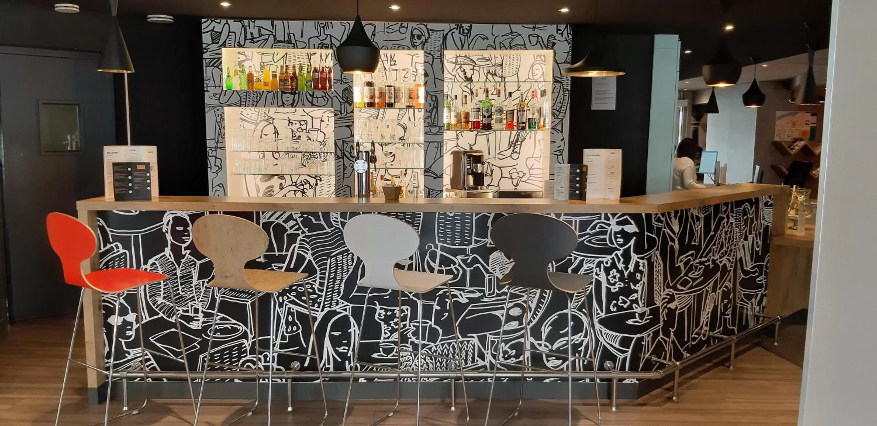 Lounge or bar in ibis Arles