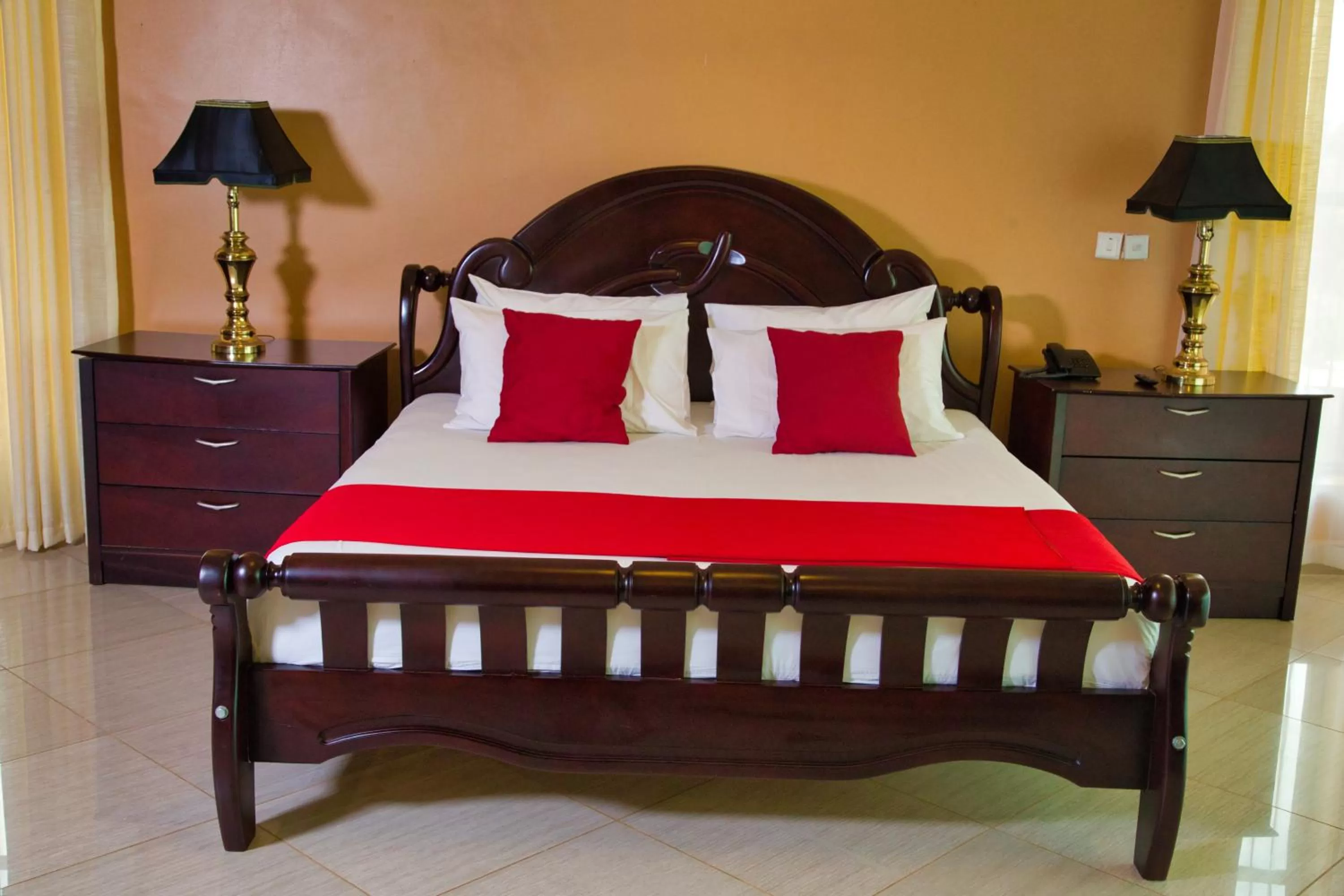 Bed in Lakepoint Villa