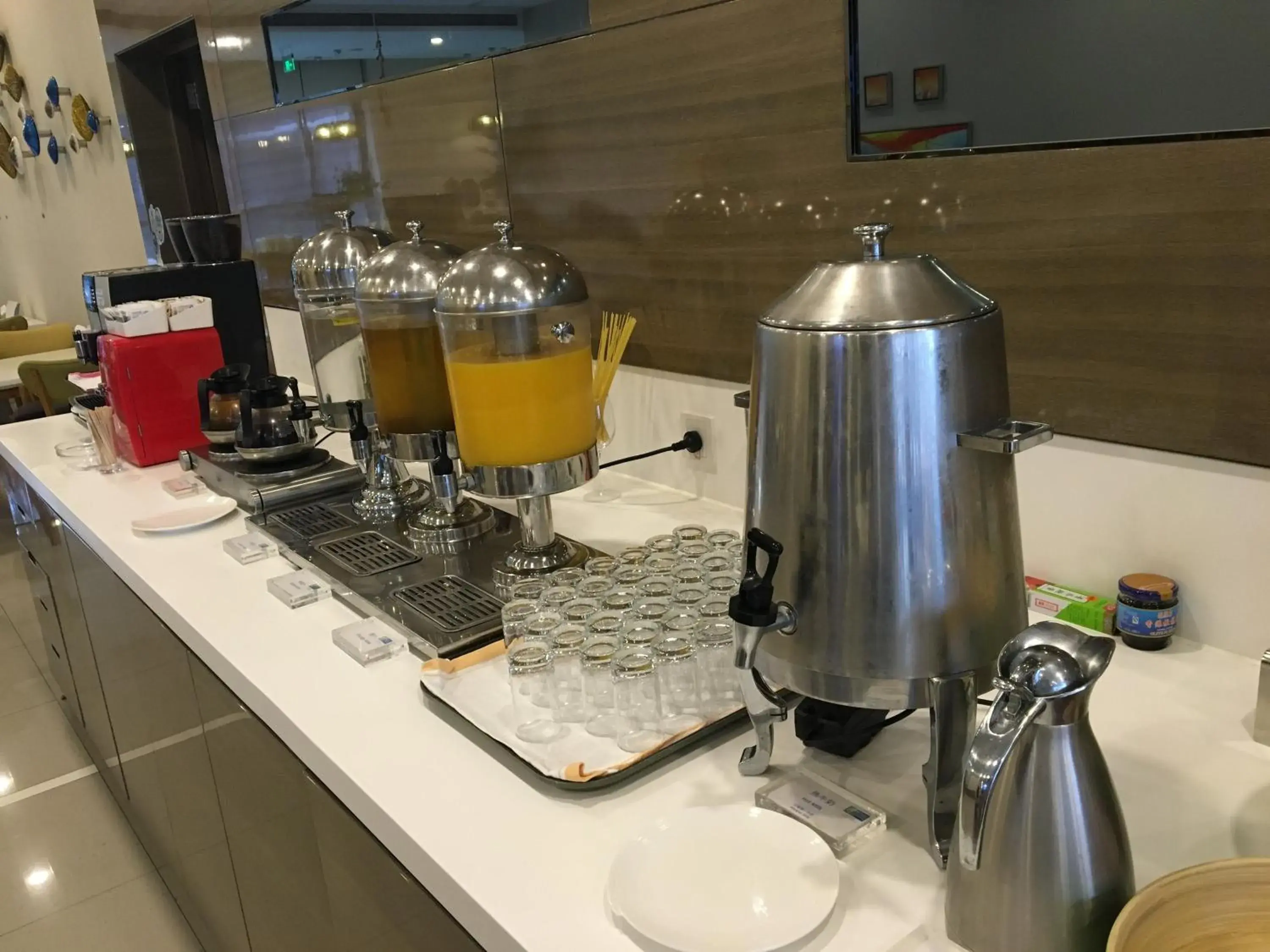 Breakfast, Kitchen/Kitchenette in Holiday Inn Express Xi'an High-Tech Zone, an IHG Hotel