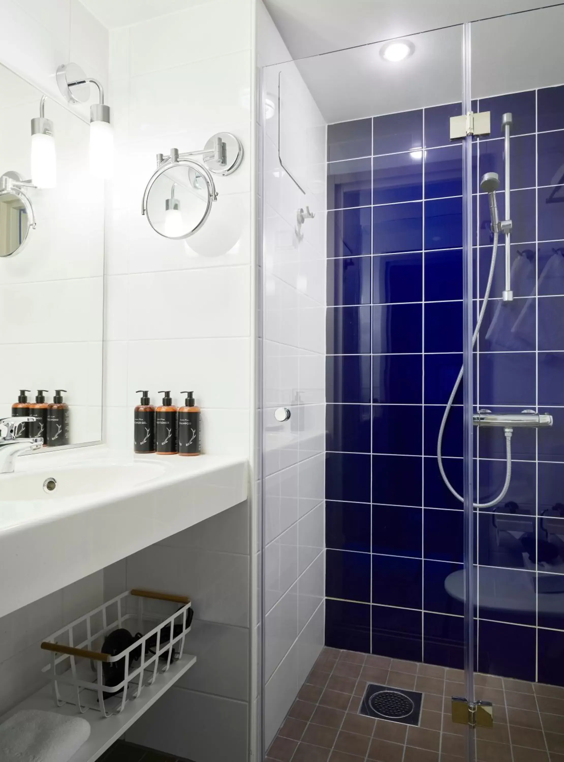 Shower, Bathroom in Lapland Hotels Kuopio