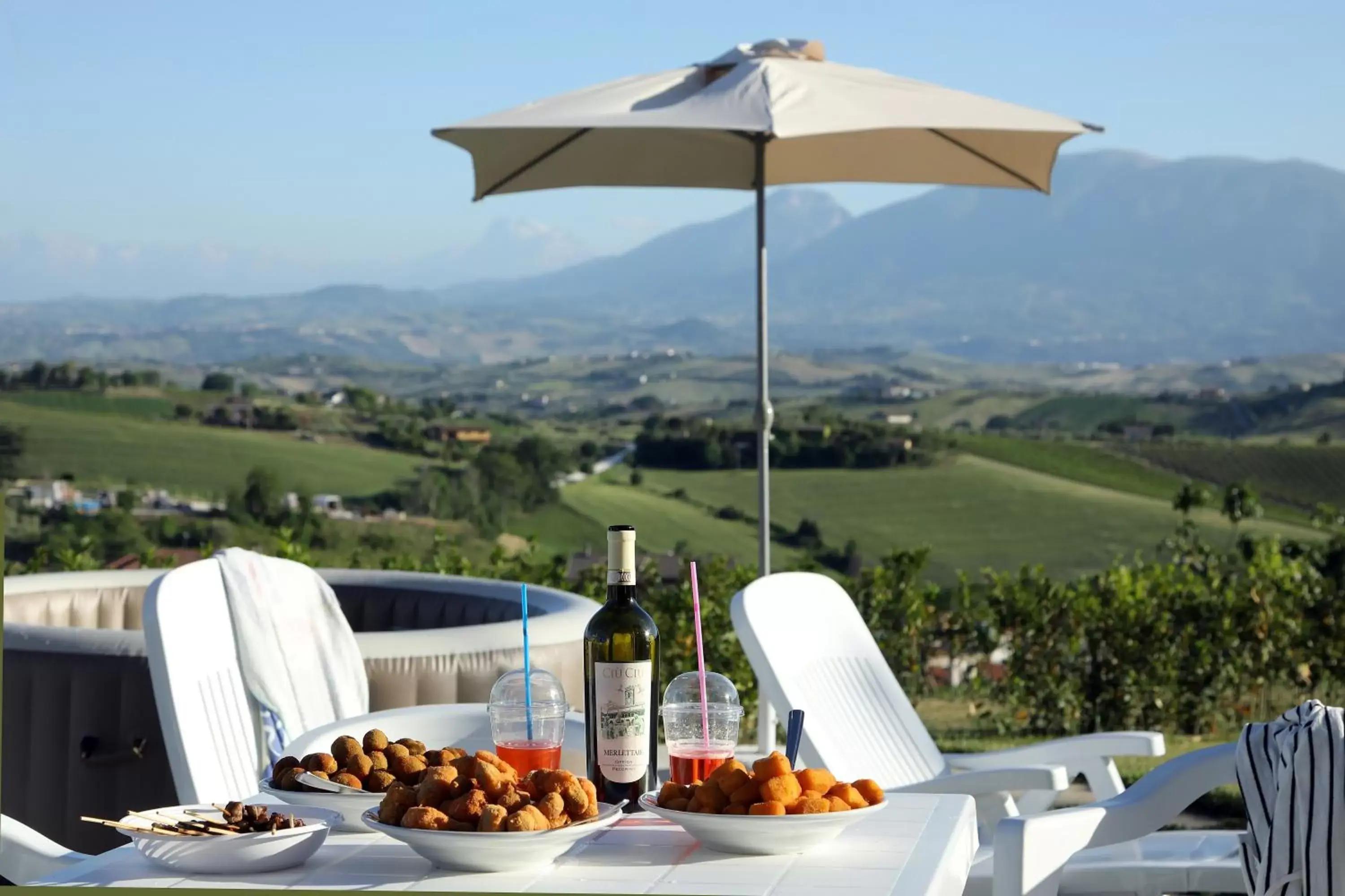 Swimming pool in Residence Borgo Offida