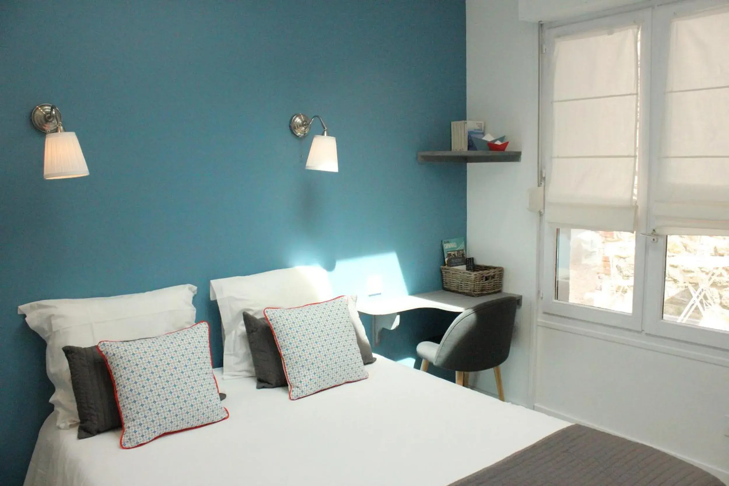 Bedroom, Room Photo in Hotel Saint-Michel