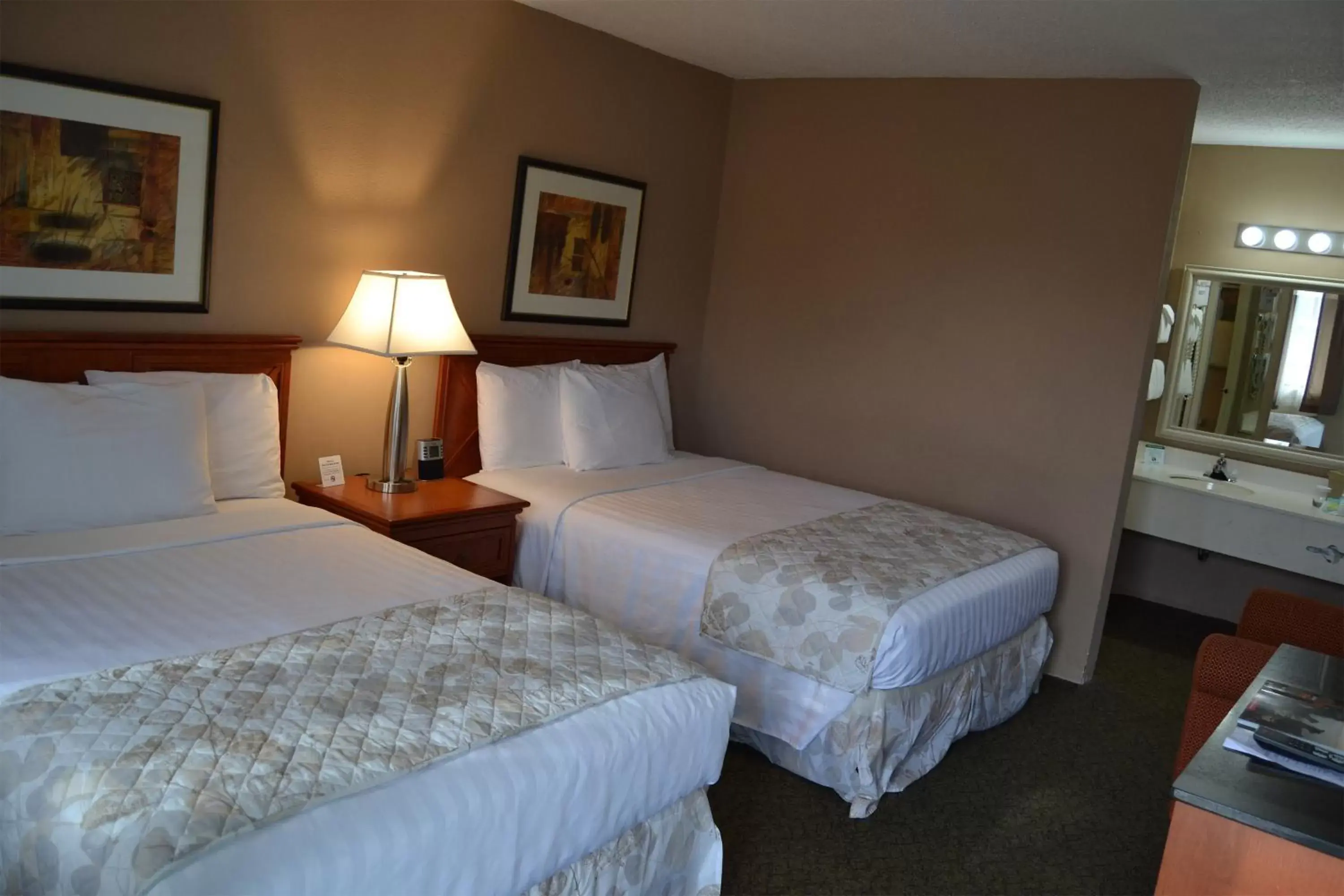 Bed in Cascades Inn