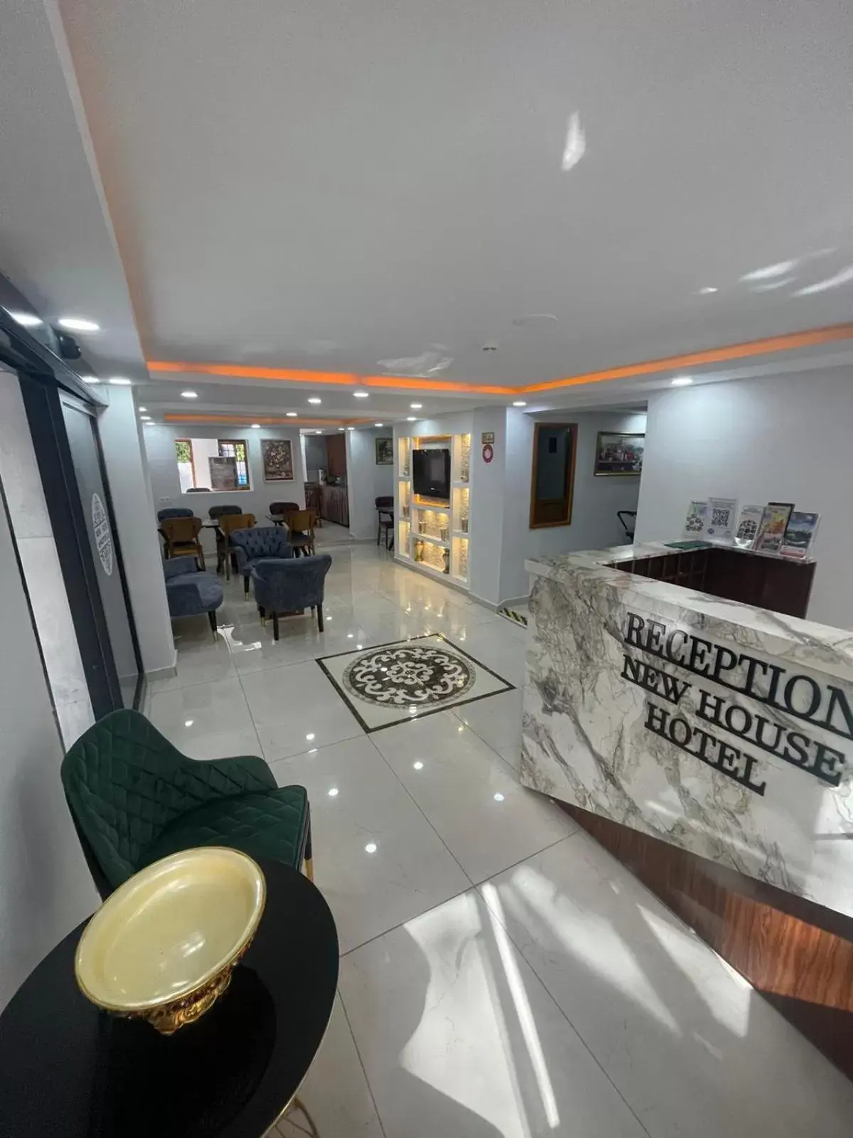 Lobby or reception in Hotel New House