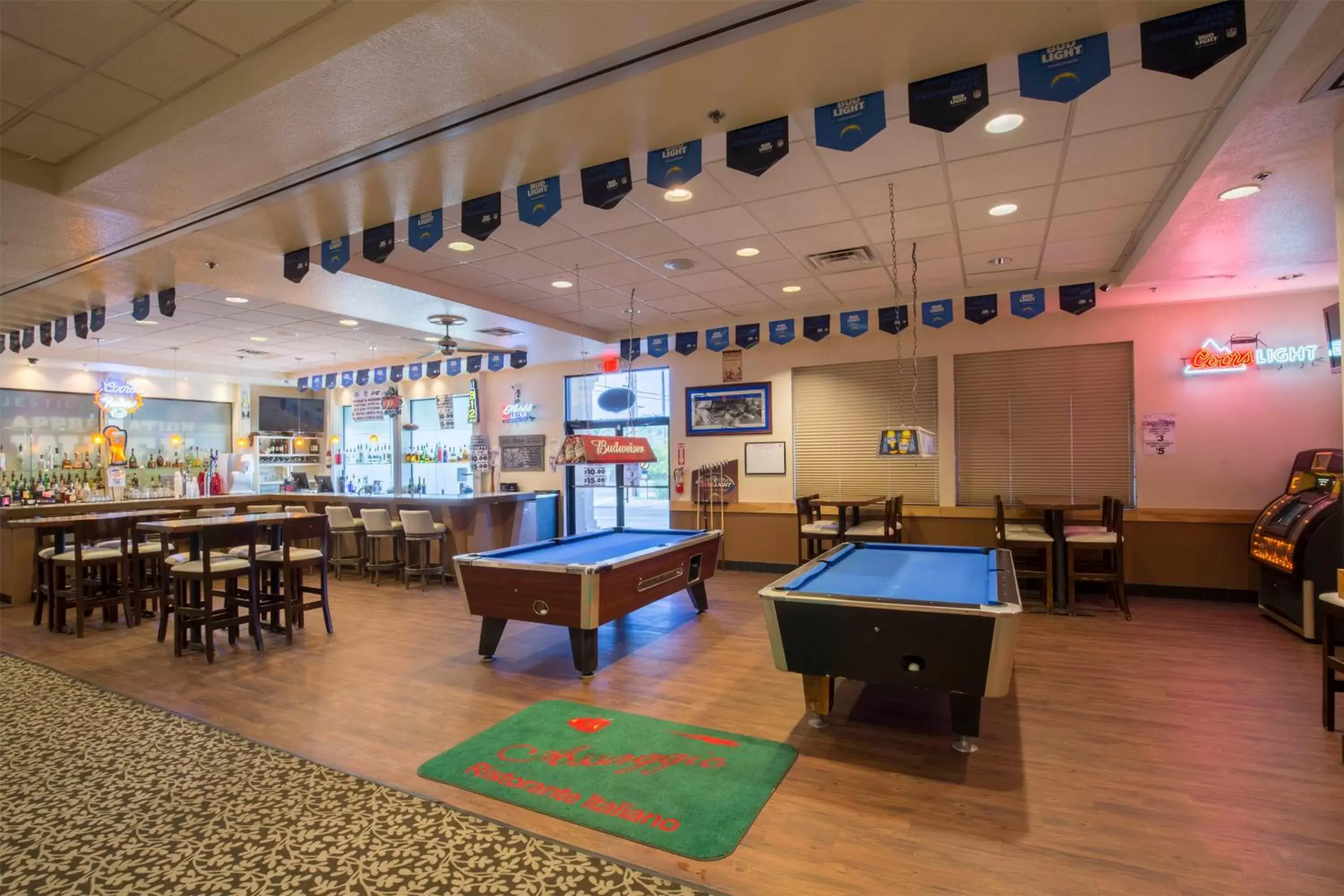 Restaurant/places to eat, Billiards in Brawley Inn